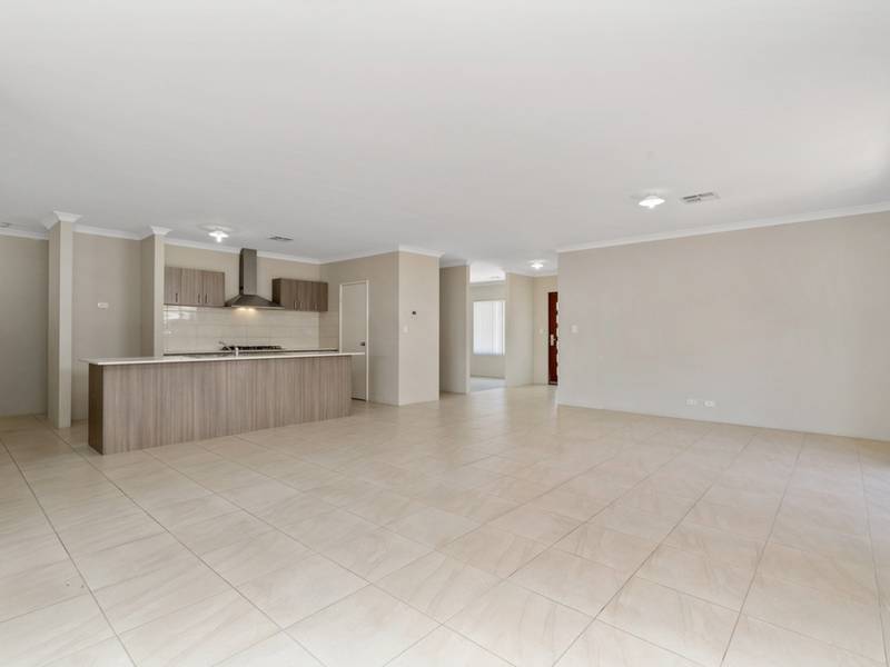 4 Tringa Rise, EAST CANNINGTON