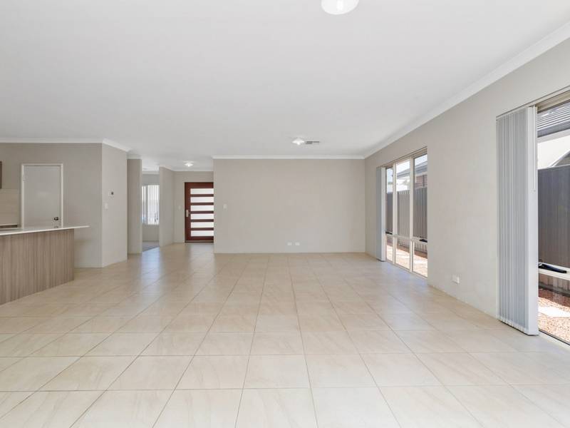 4 Tringa Rise, EAST CANNINGTON