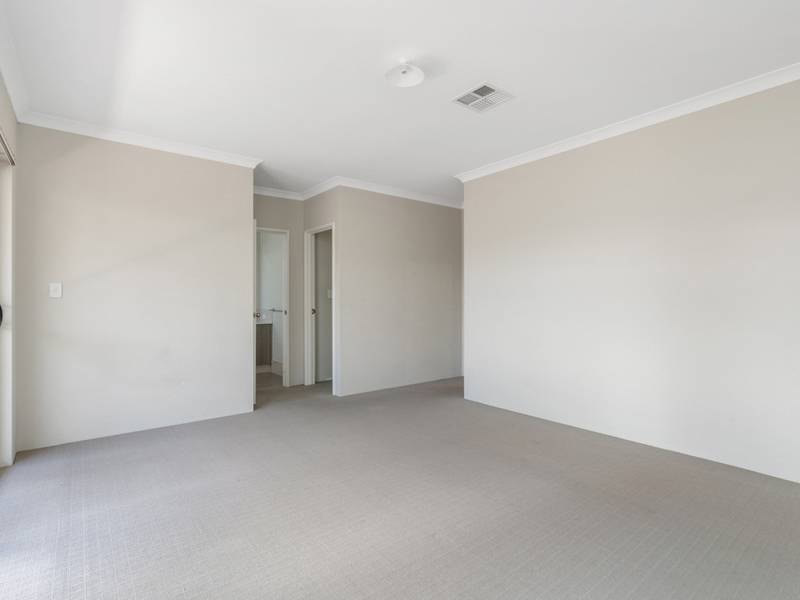 4 Tringa Rise, EAST CANNINGTON