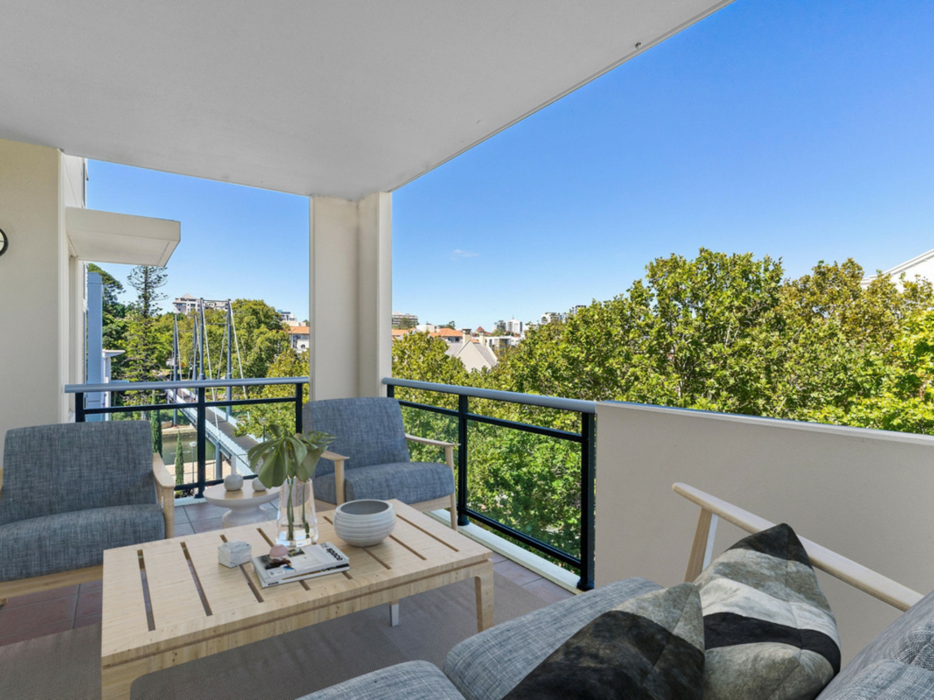 18/1 Henry Lawson Walk, EAST PERTH