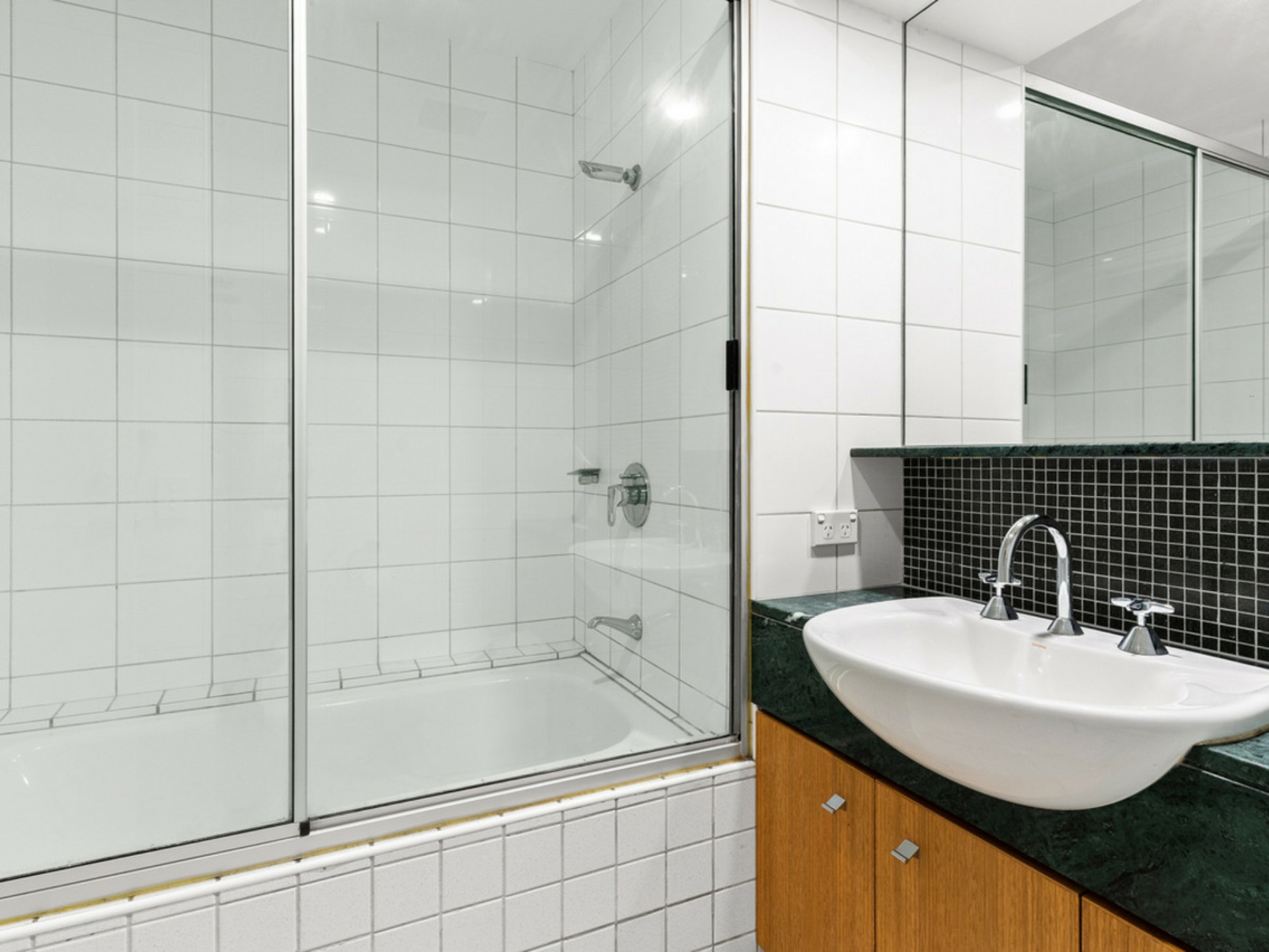 18/1 Henry Lawson Walk, EAST PERTH