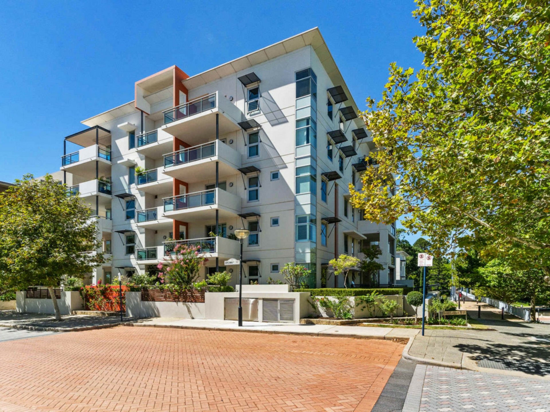 18/1 Henry Lawson Walk, EAST PERTH