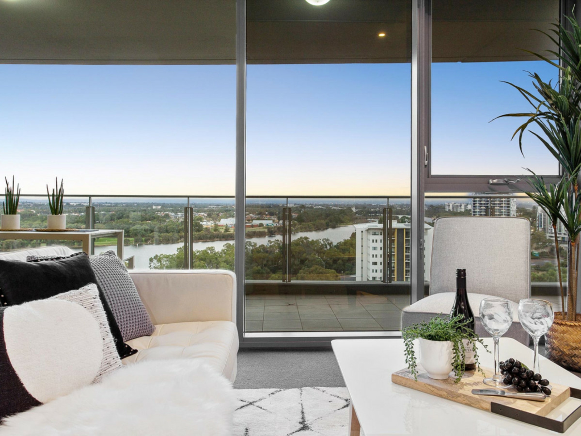 1307/96 Bow River Crescent, BURSWOOD