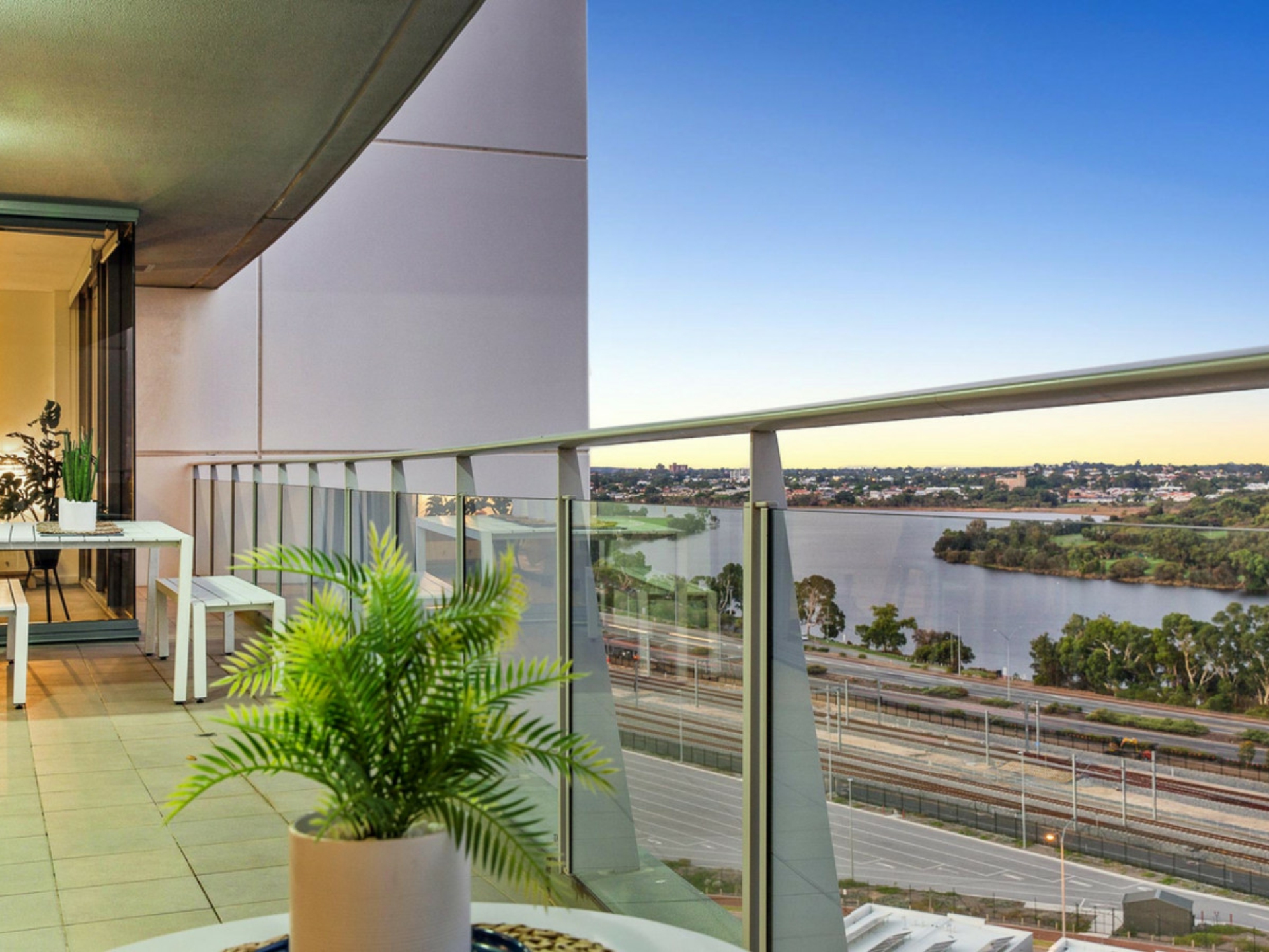 1307/96 Bow River Crescent, BURSWOOD