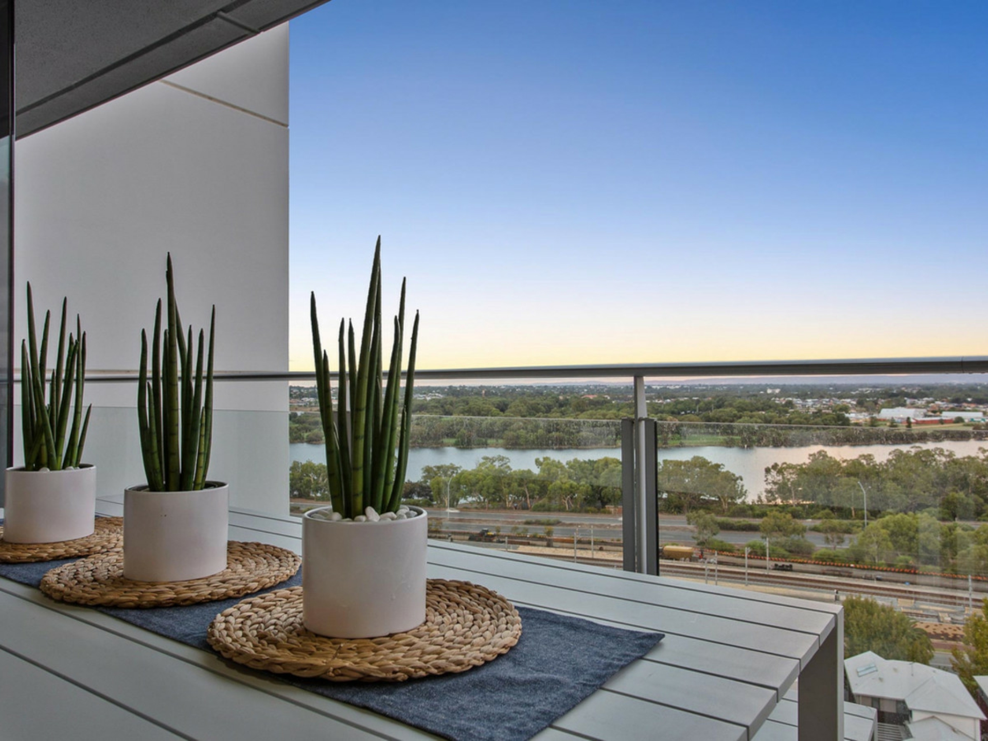 1307/96 Bow River Crescent, BURSWOOD