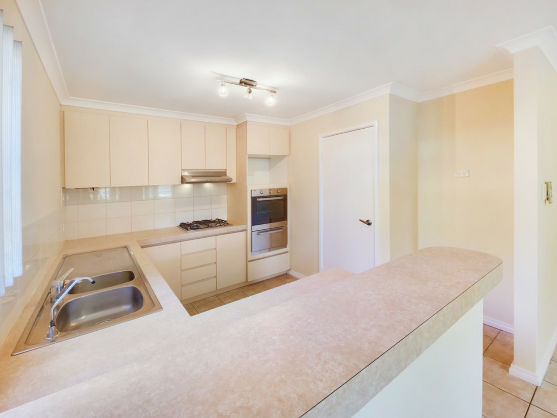 1/37 Croydon Avenue, YOKINE