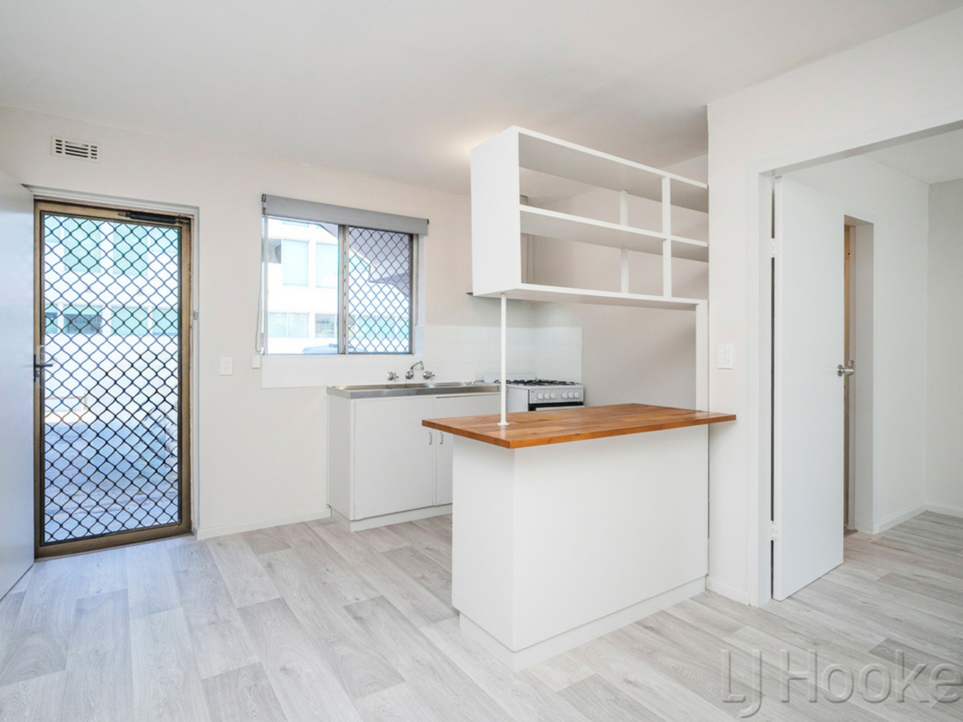 1/16 Cambridge Street, WEST LEEDERVILLE