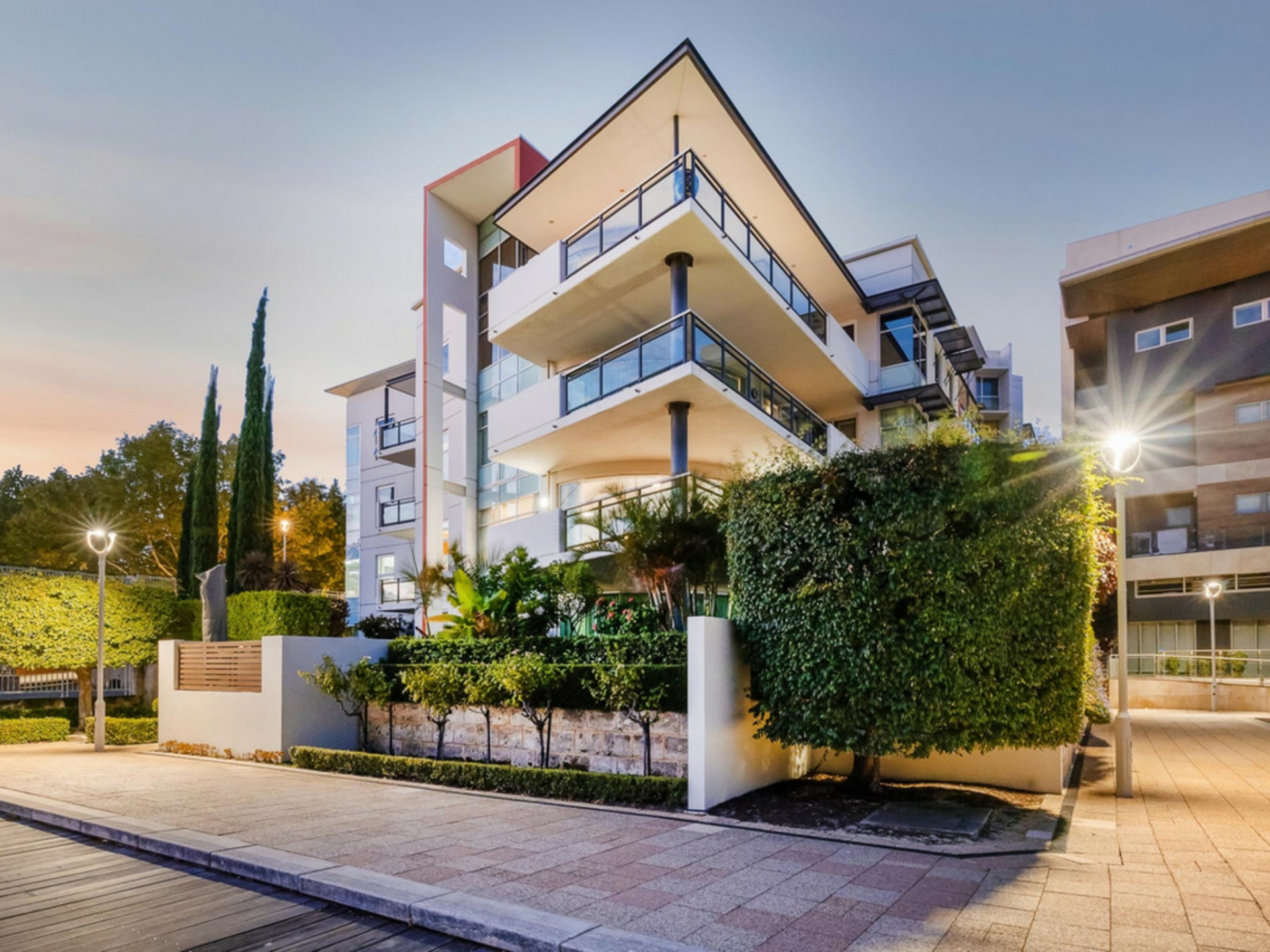 2/1 Henry Lawson Walk, EAST PERTH