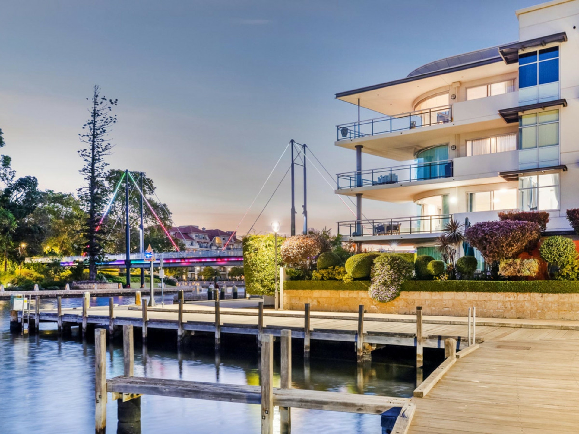2/1 Henry Lawson Walk, EAST PERTH