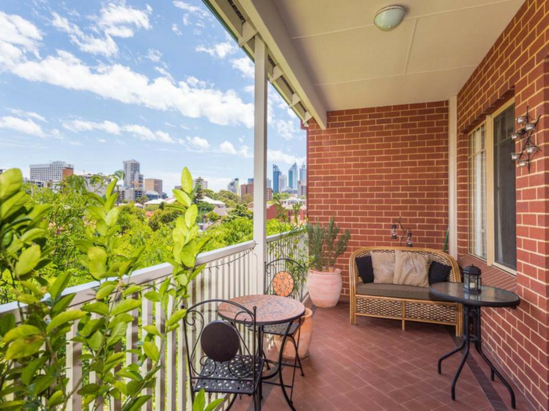 21/48 Wellington Street — photo from LJ Hooker City Residential