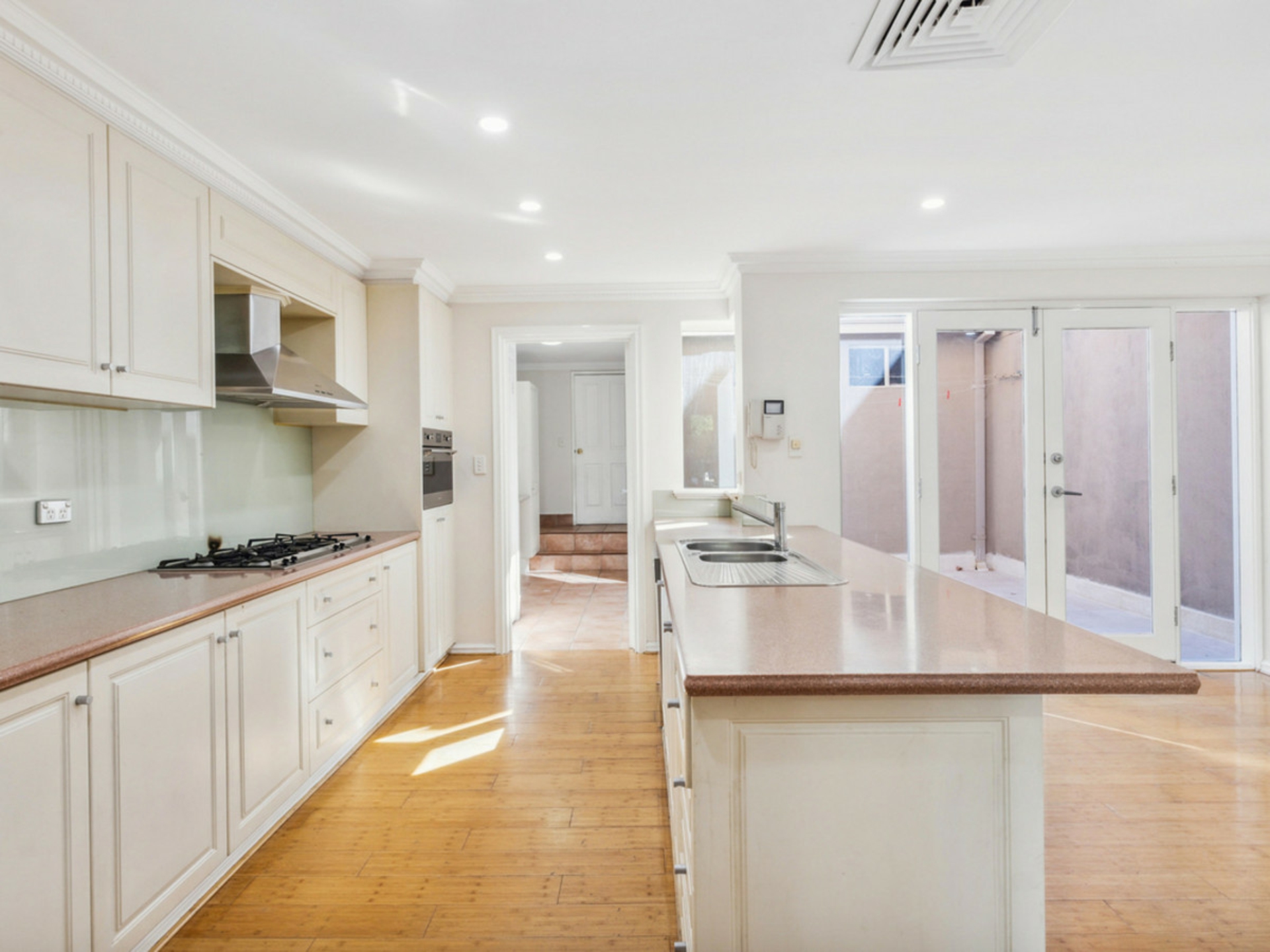 16 Henry Lawson Walk, EAST PERTH