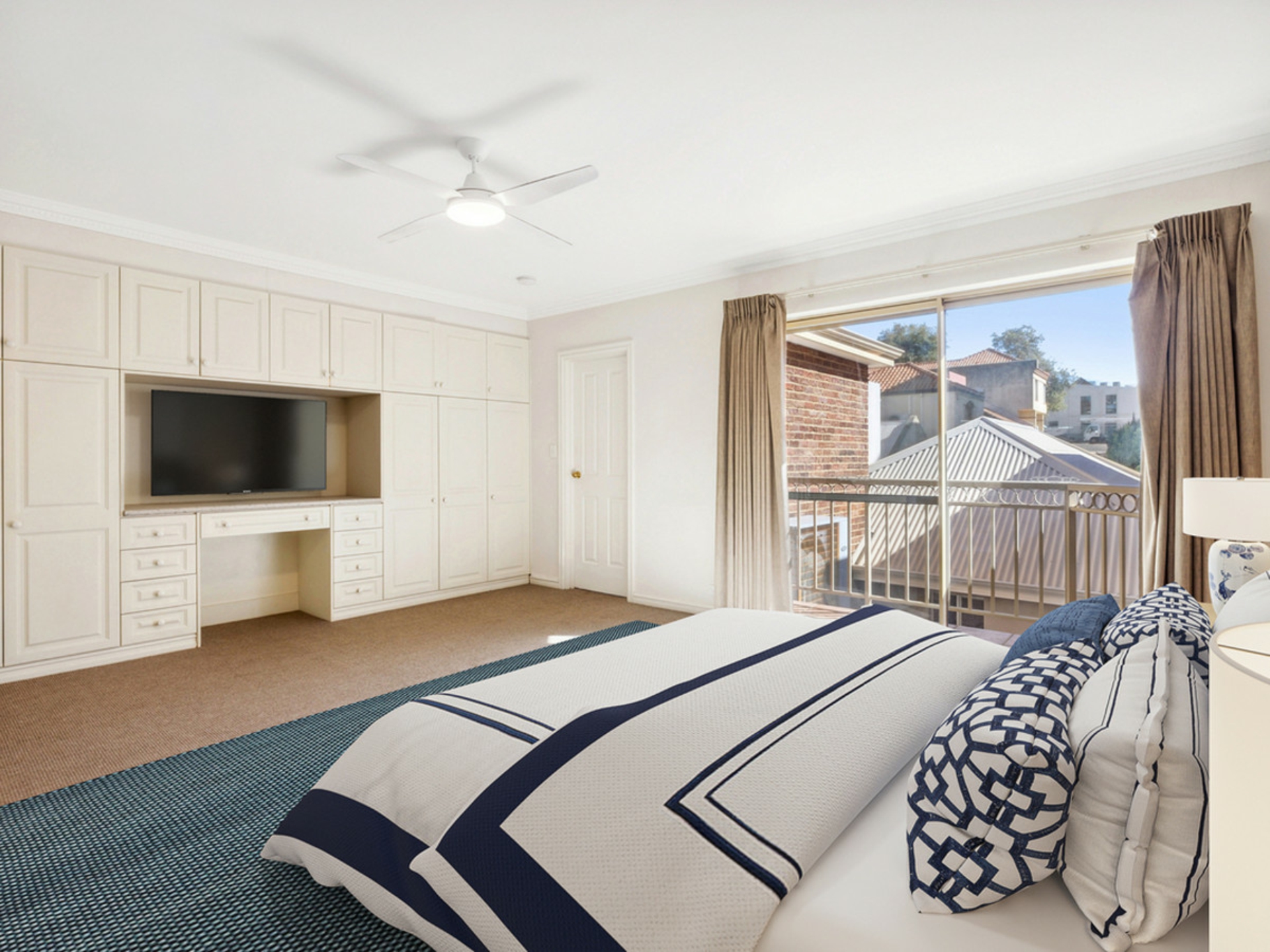 16 Henry Lawson Walk, EAST PERTH