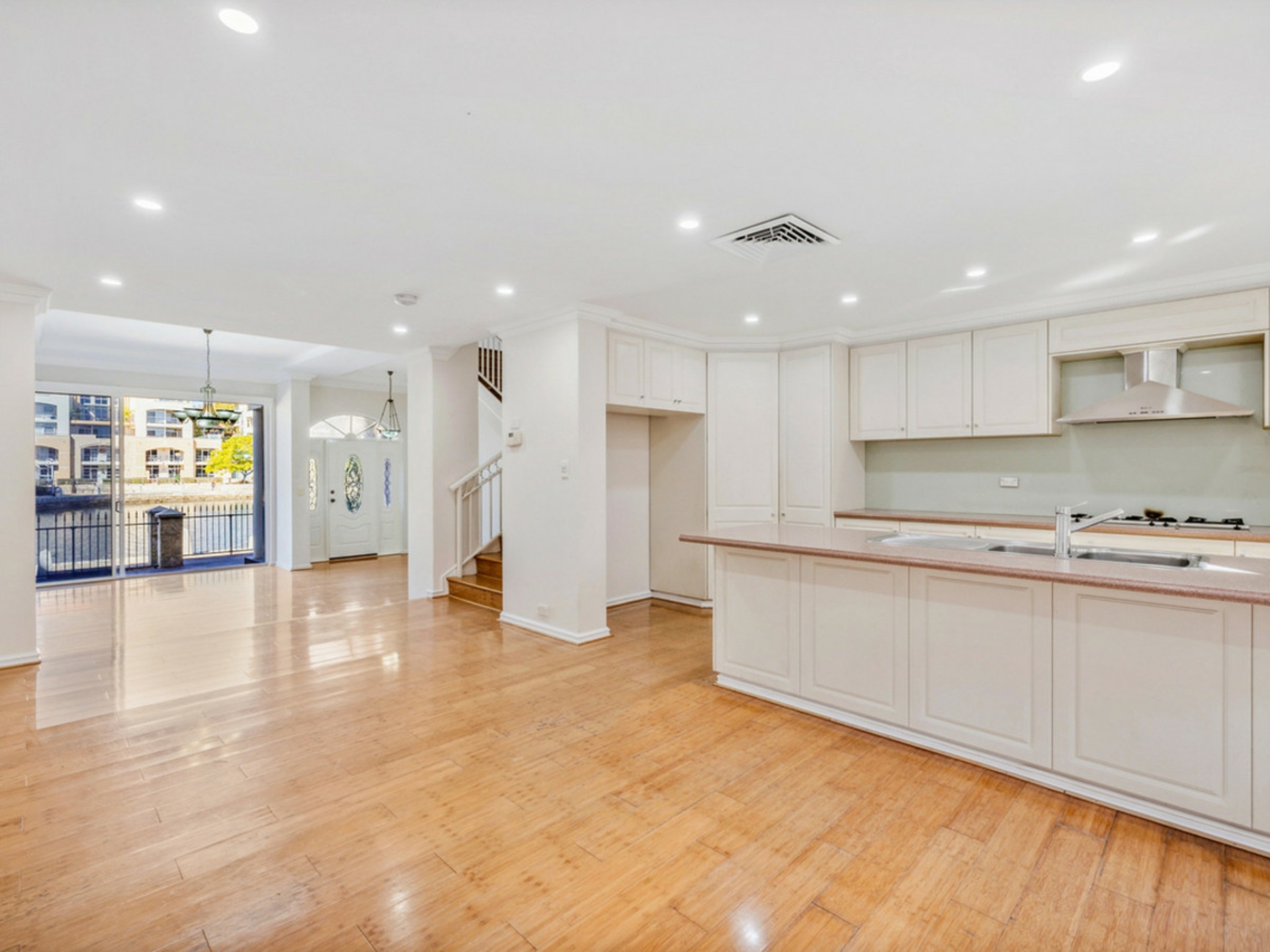 16 Henry Lawson Walk, EAST PERTH