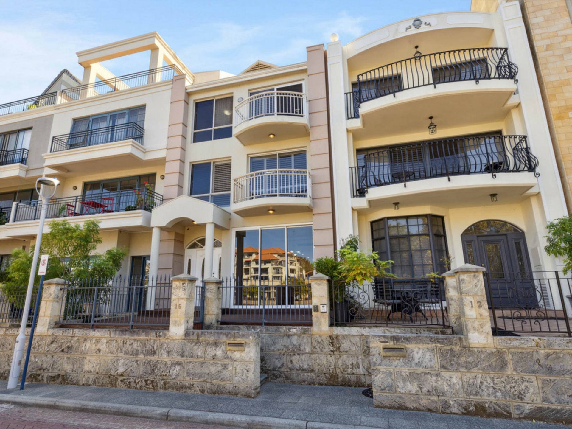 16 Henry Lawson Walk, EAST PERTH