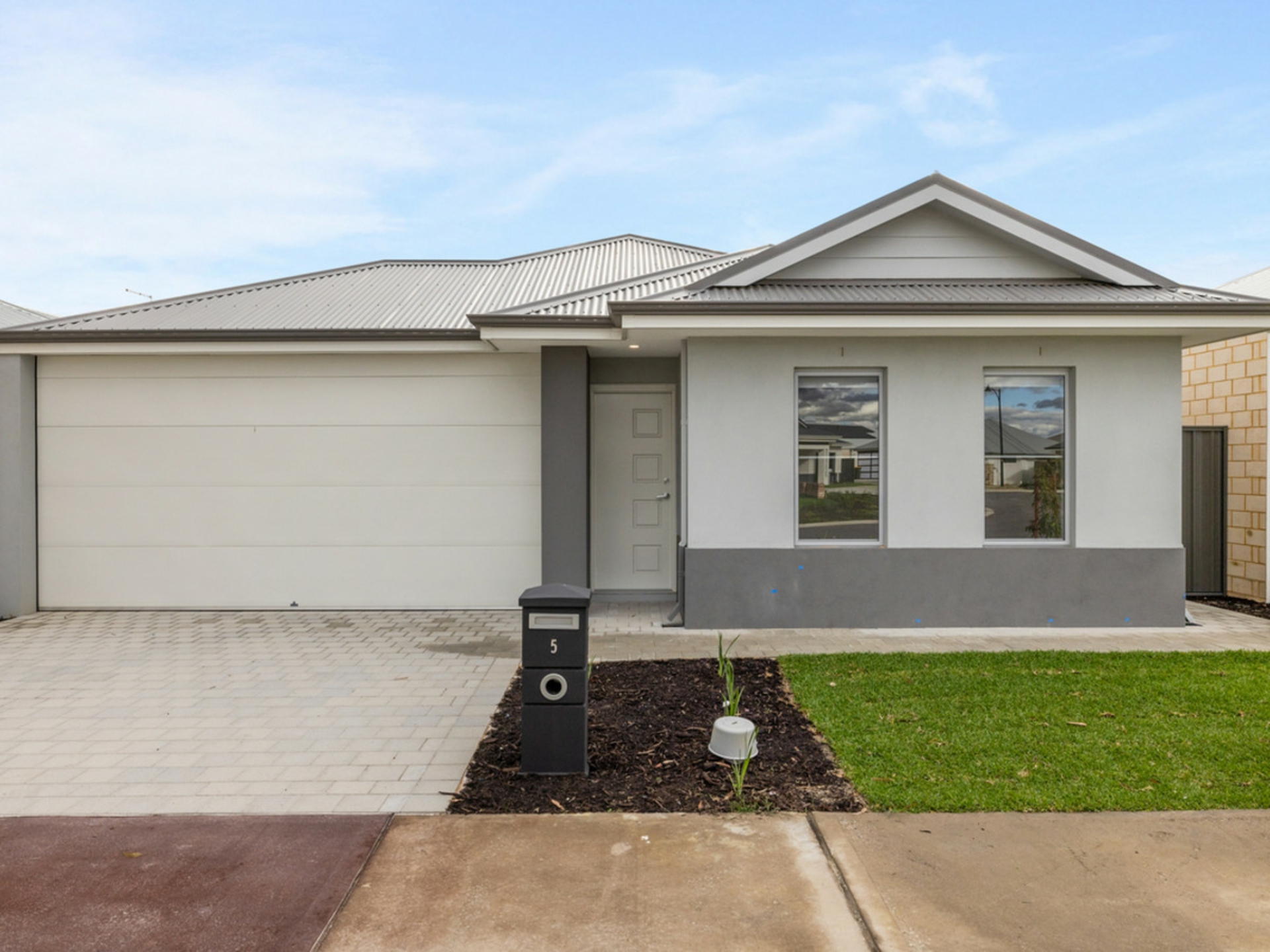 5 Negri Close, SOUTH GUILDFORD