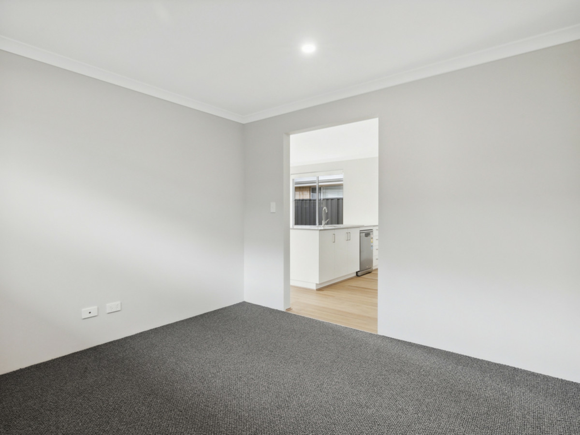 5 Negri Close, SOUTH GUILDFORD