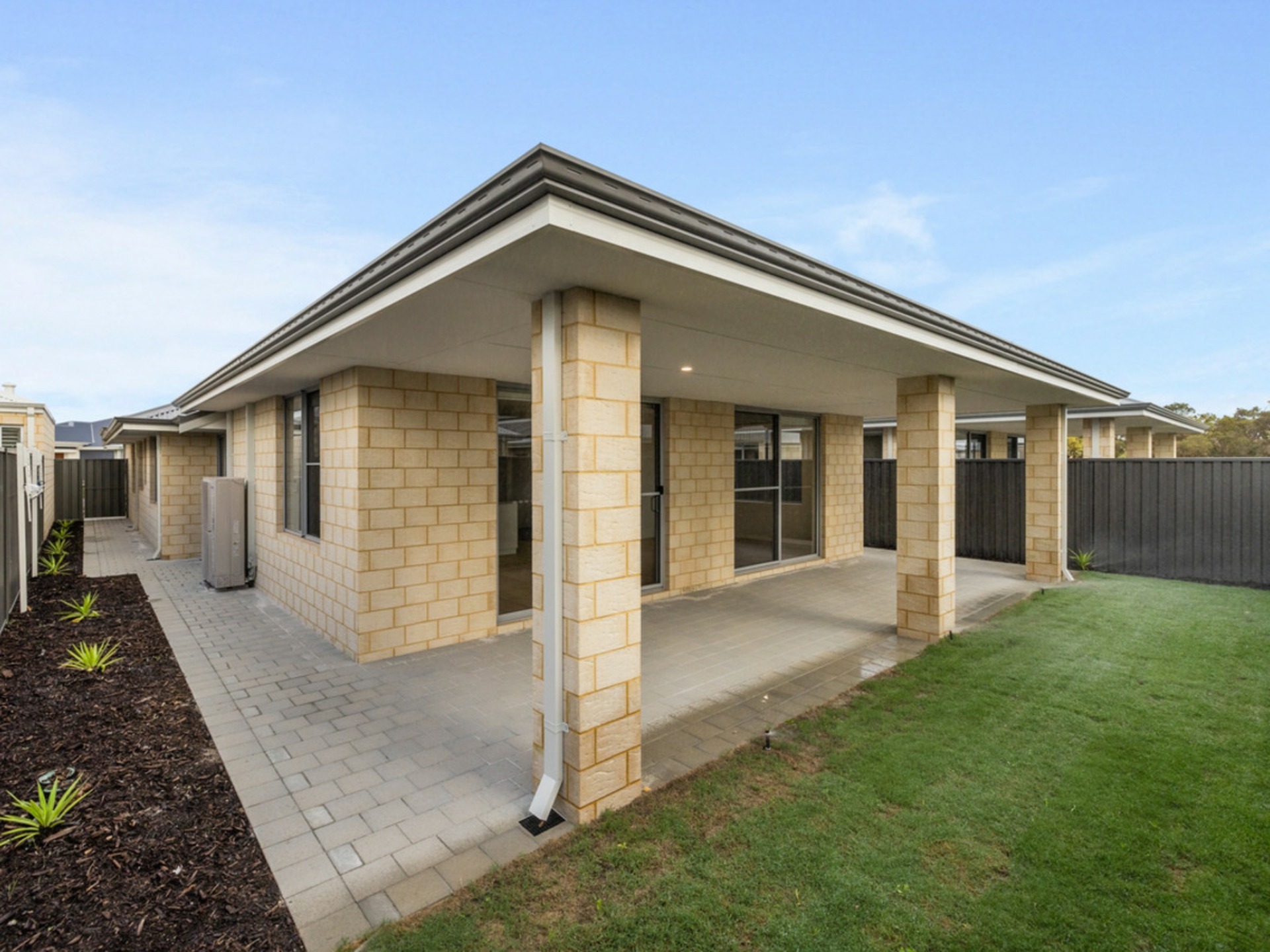 5 Negri Close, SOUTH GUILDFORD