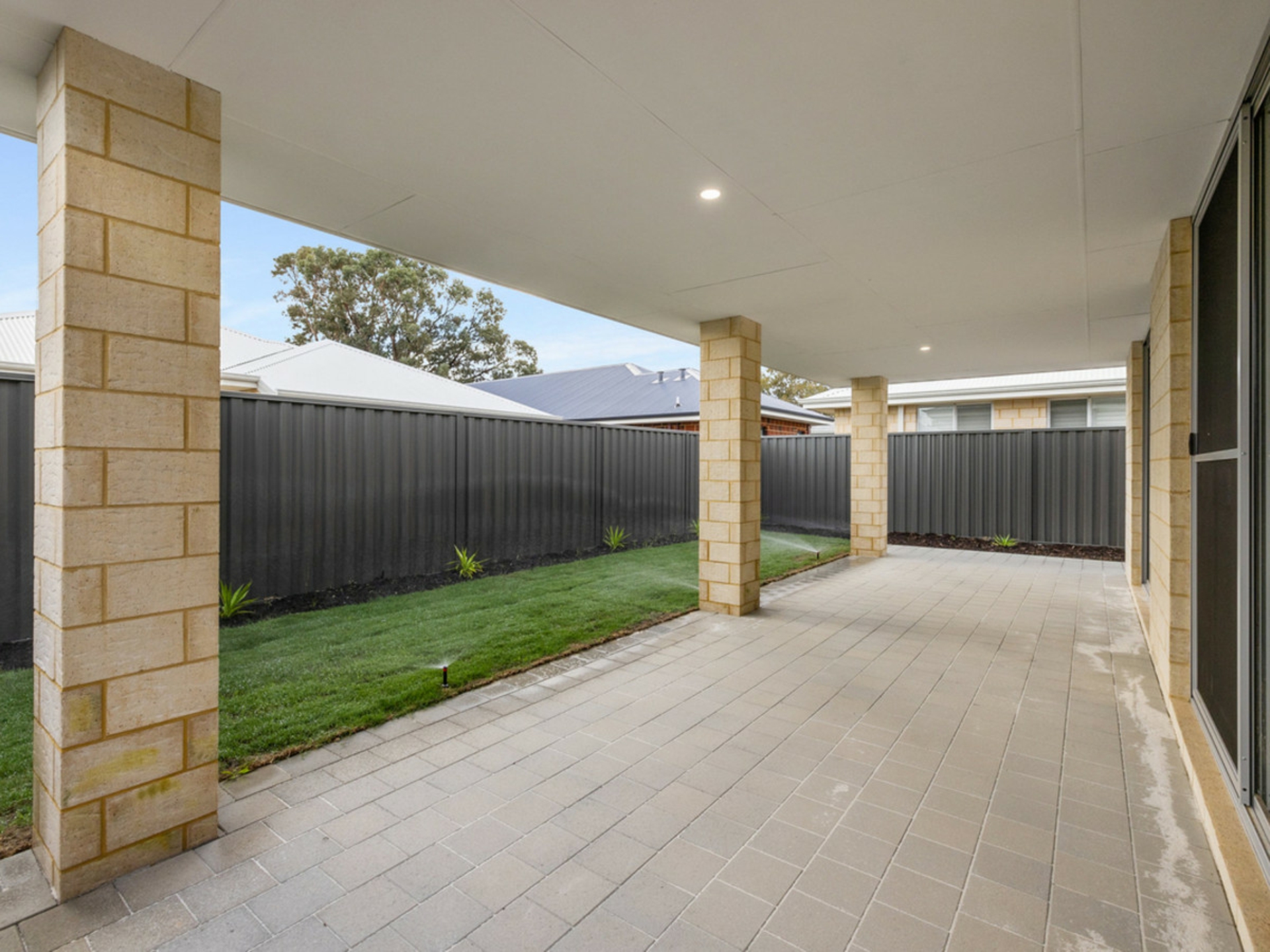 5 Negri Close, SOUTH GUILDFORD
