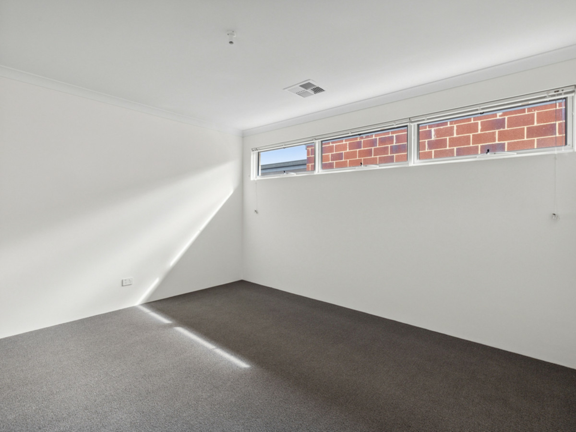 67 Denmark Loop, SOUTH GUILDFORD