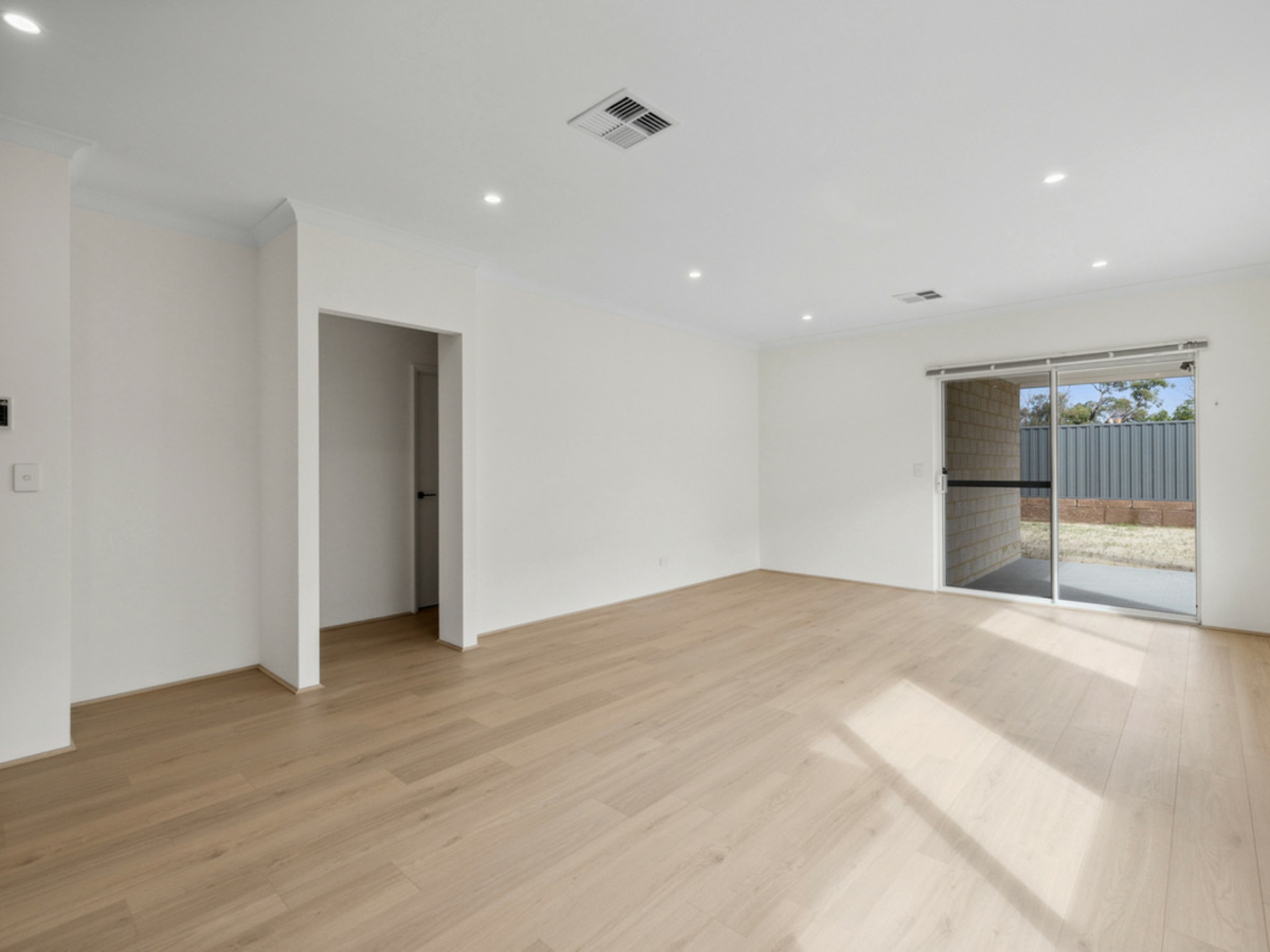 67 Denmark Loop, SOUTH GUILDFORD