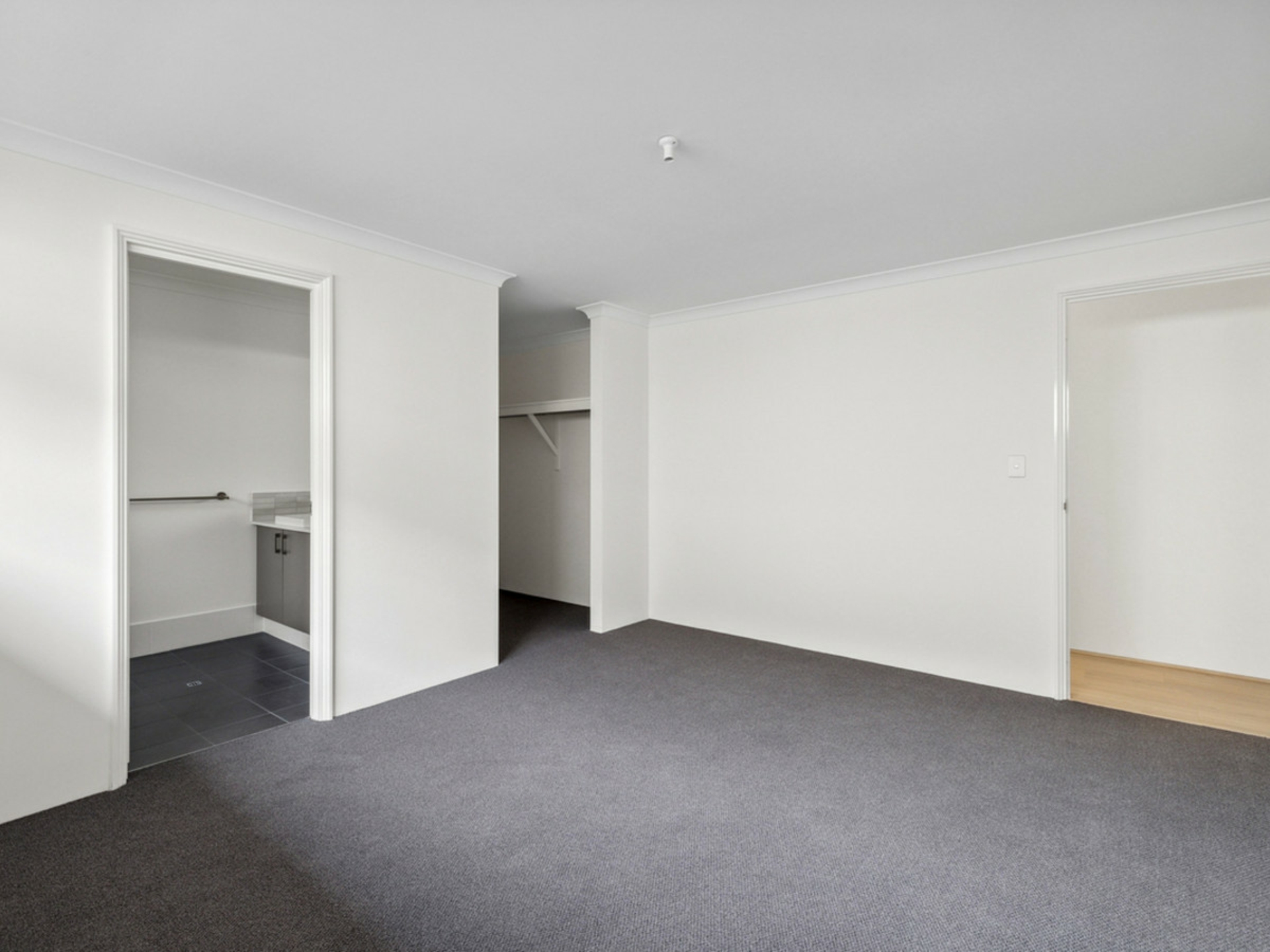 67 Denmark Loop, SOUTH GUILDFORD