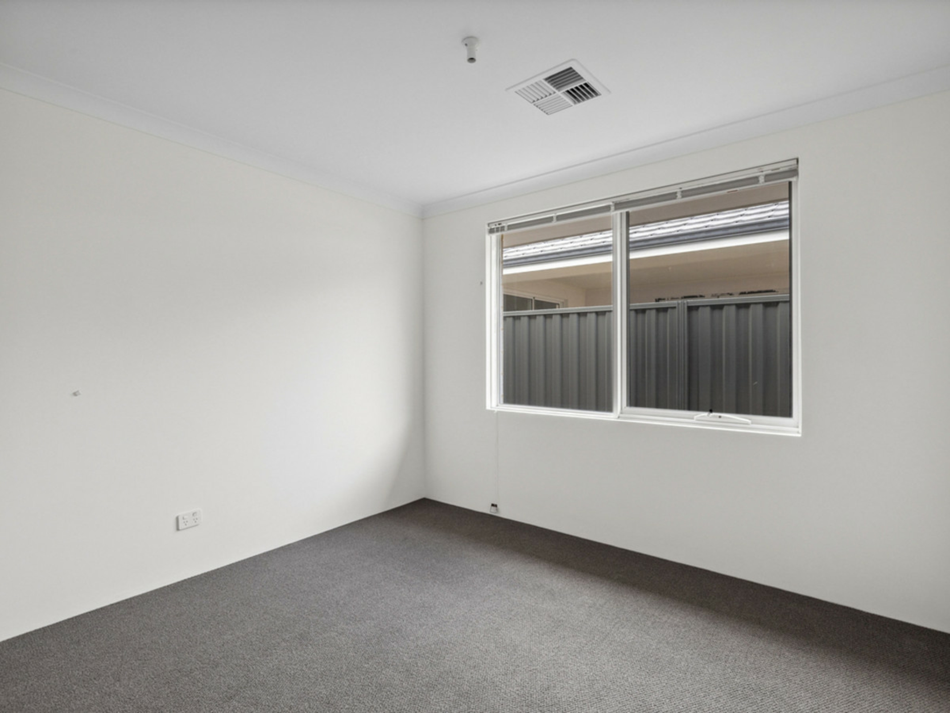 67 Denmark Loop, SOUTH GUILDFORD
