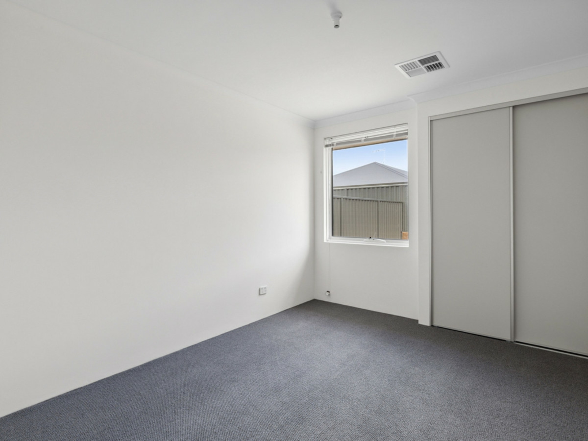 67 Denmark Loop, SOUTH GUILDFORD