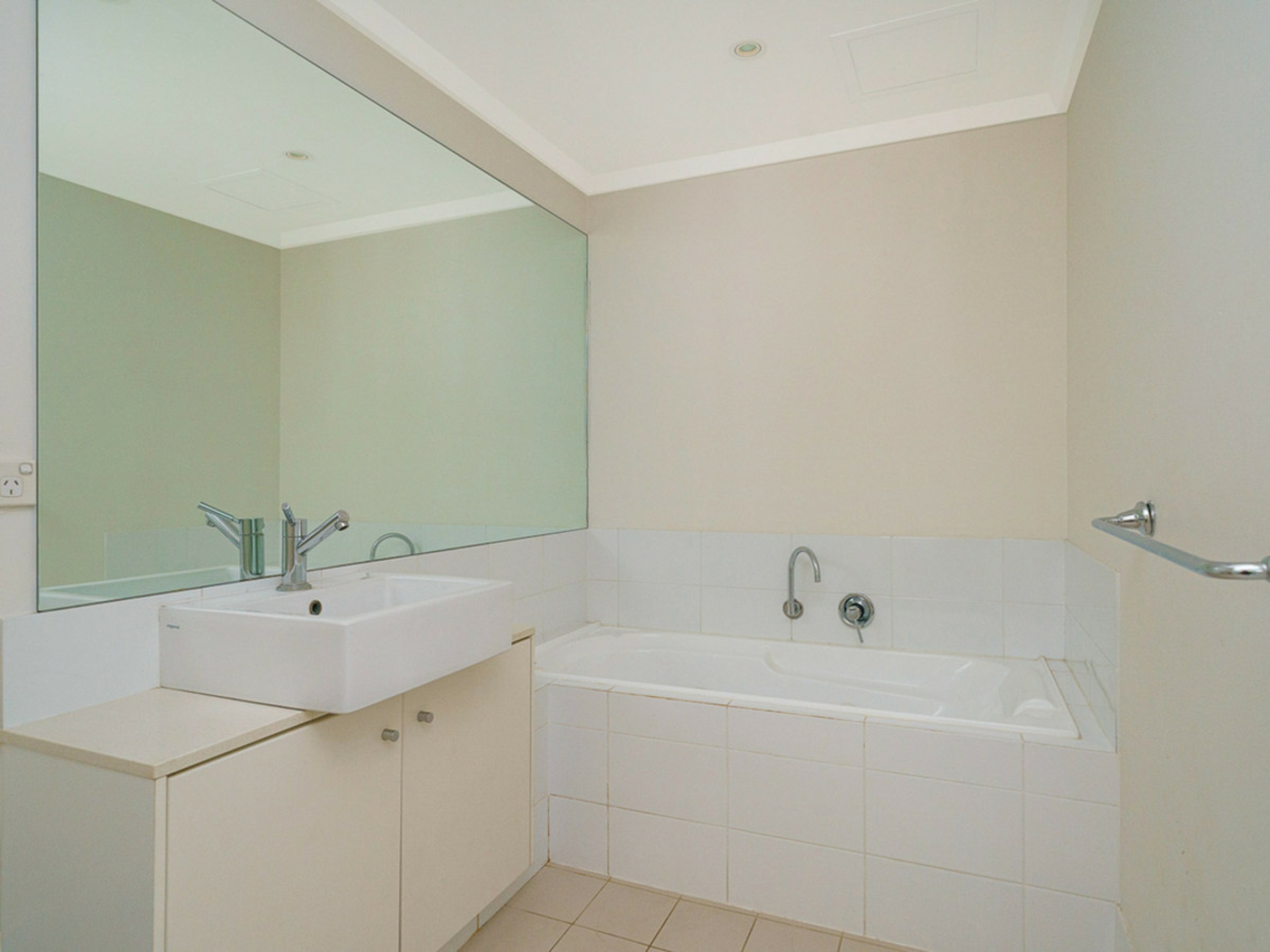 6/138 Mounts Bay Road, PERTH