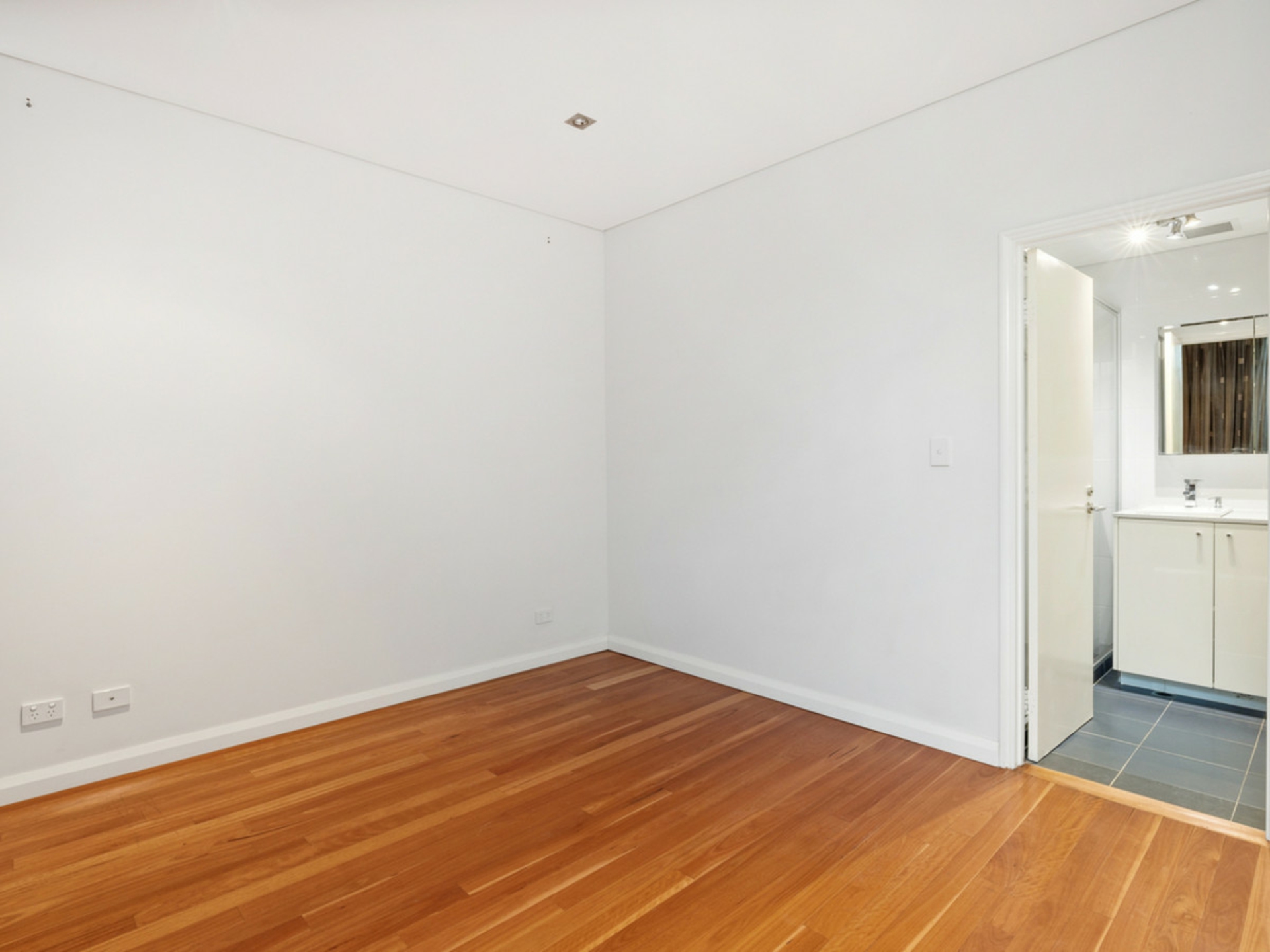 1/47 Tully Road, EAST PERTH