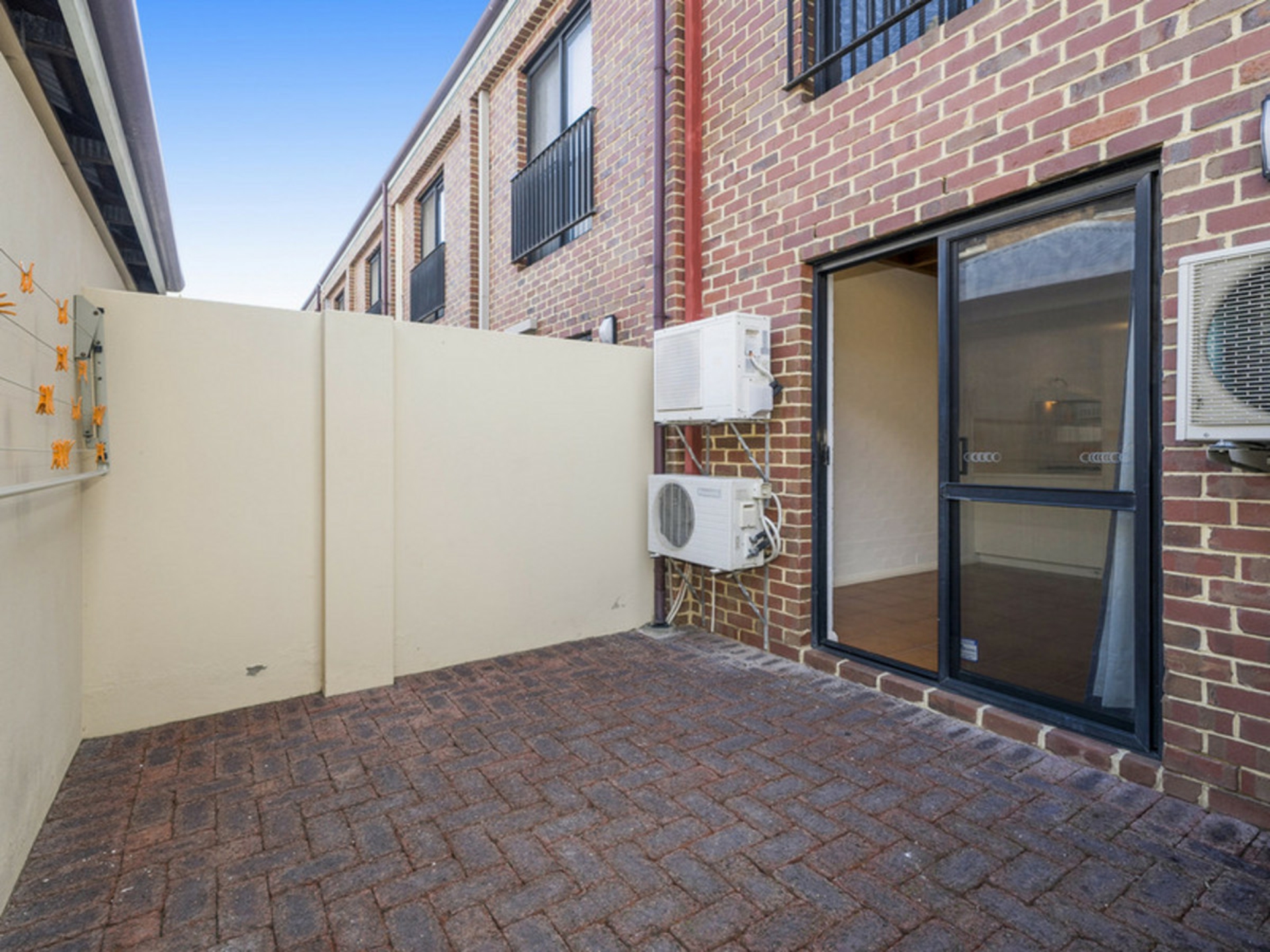 2 Little Shenton Lane, NORTHBRIDGE