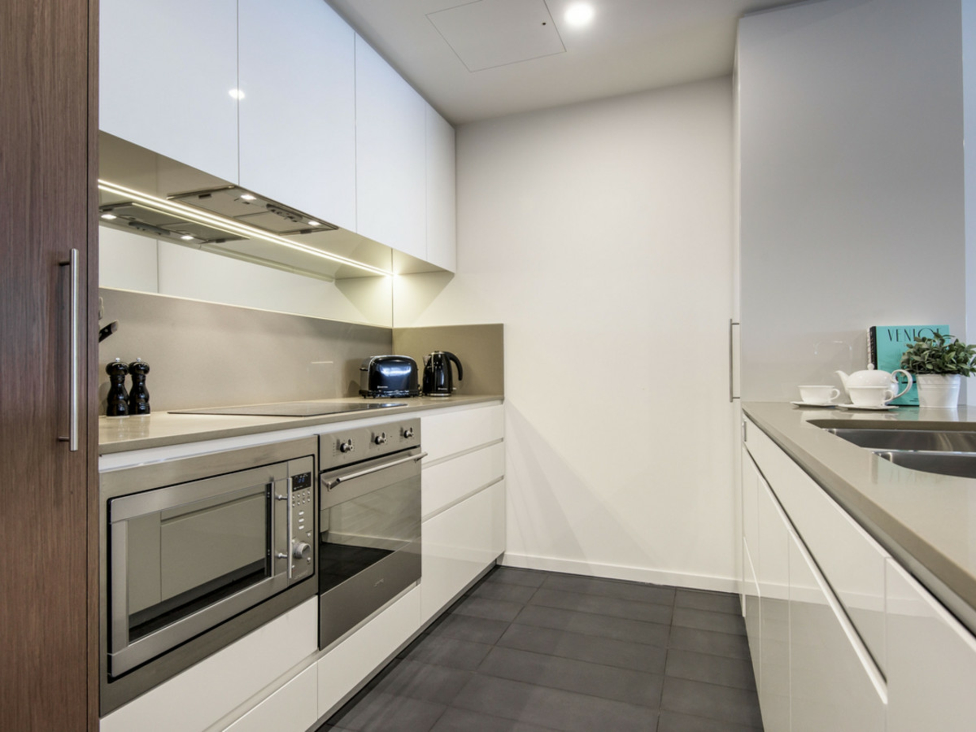 215/2 Moreau Parade, EAST PERTH