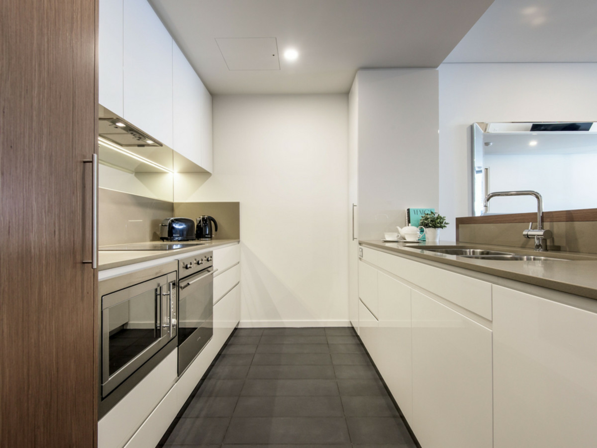 215/2 Moreau Parade, EAST PERTH