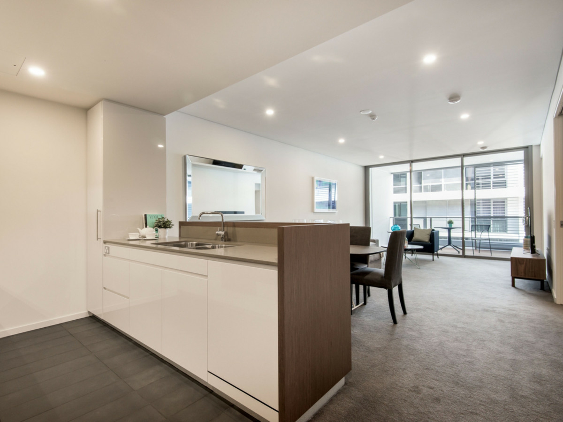 215/2 Moreau Parade, EAST PERTH