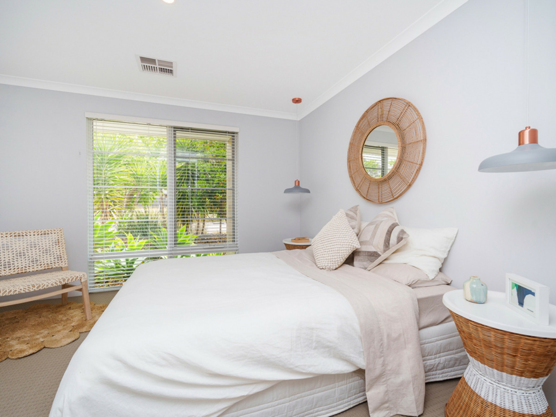 25 Serpentine Drive, SOUTH GUILDFORD