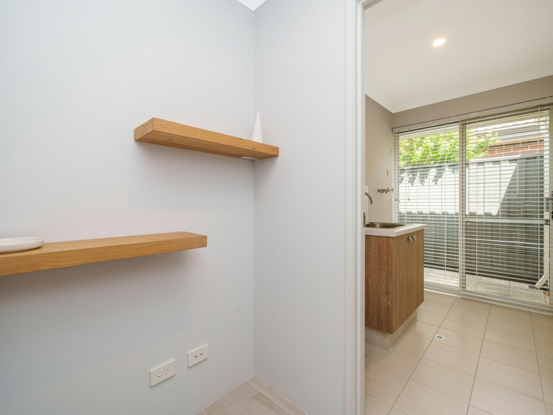 25 Serpentine Drive, SOUTH GUILDFORD