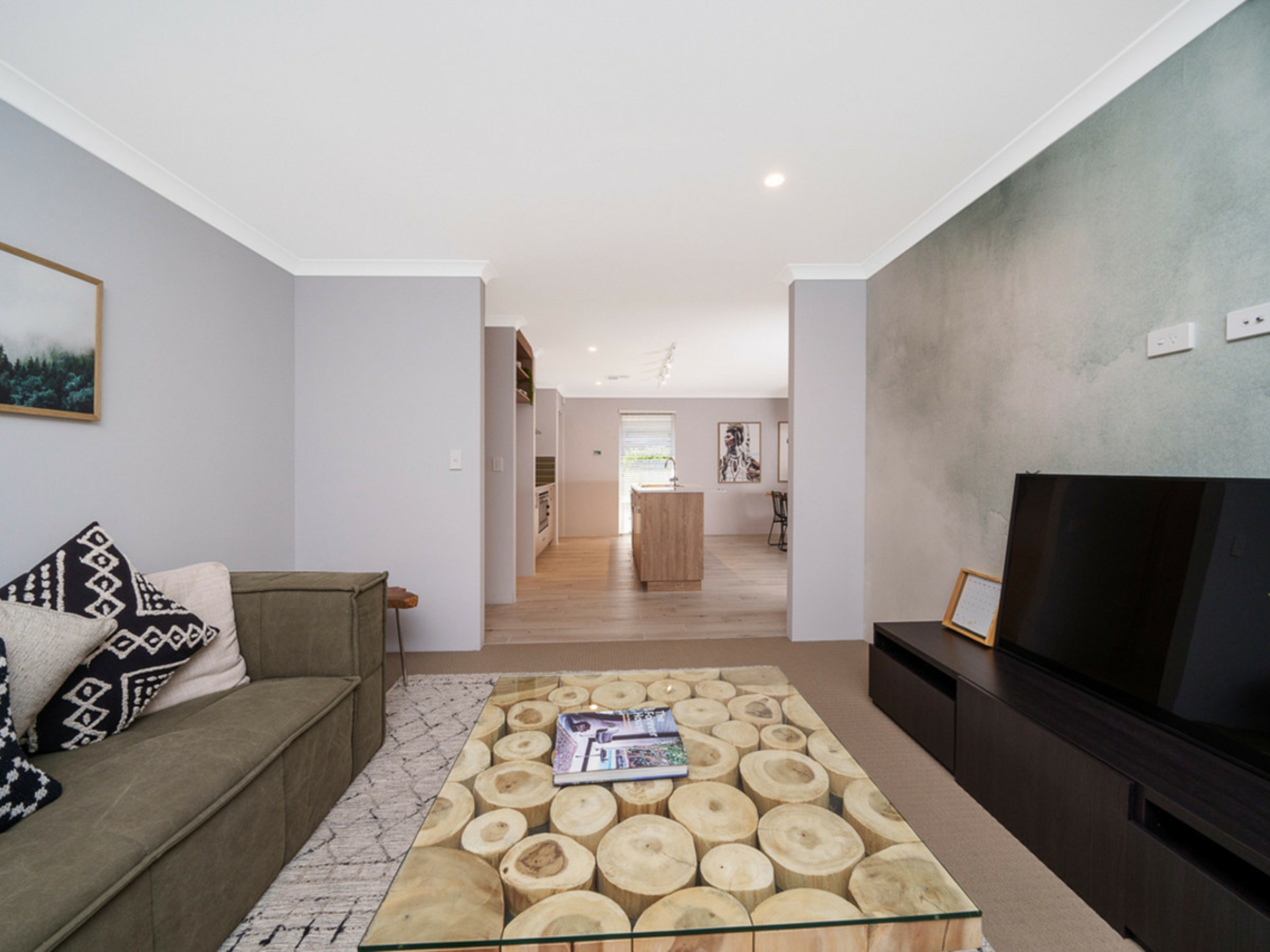 25 Serpentine Drive, SOUTH GUILDFORD