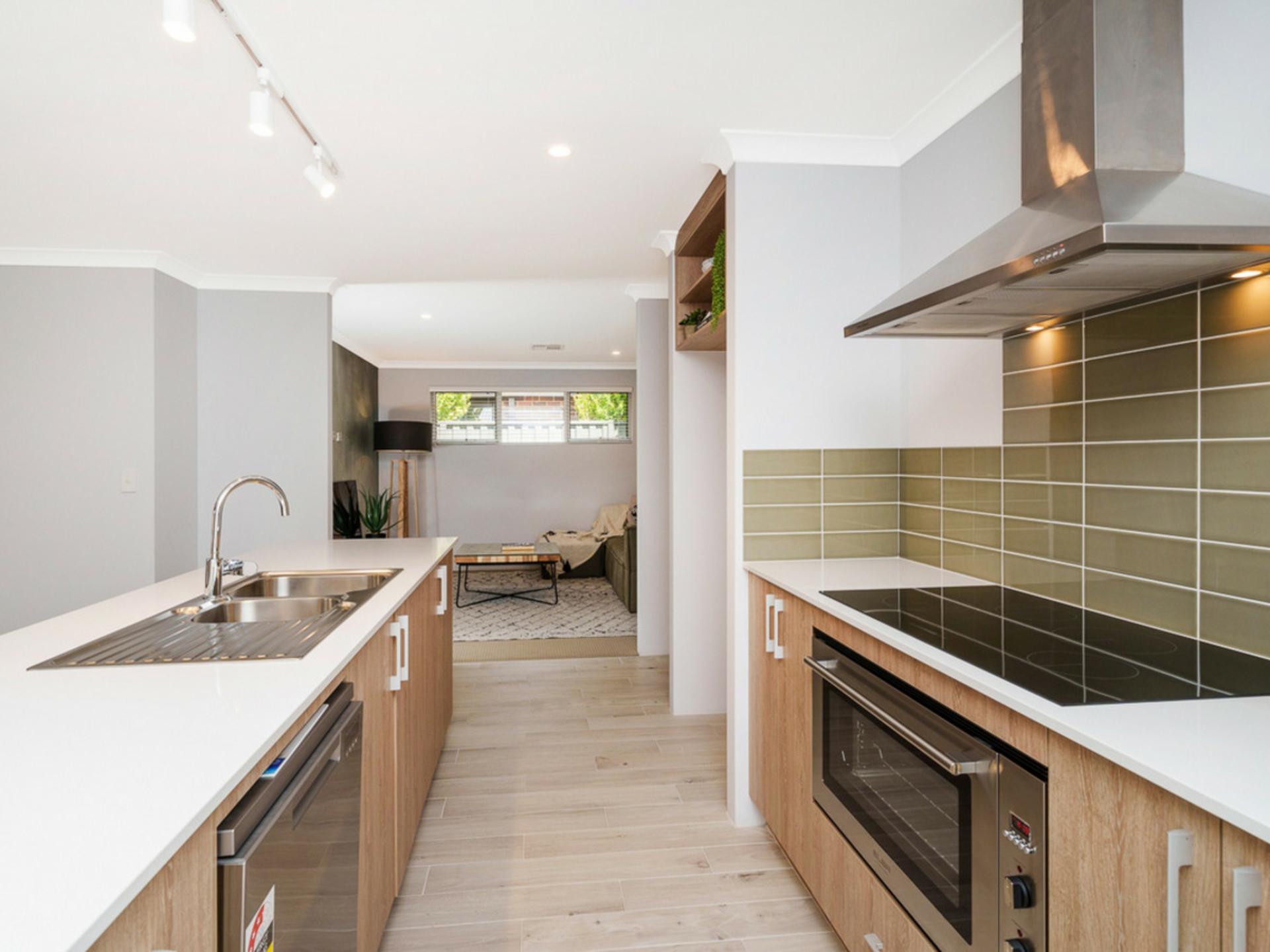25 Serpentine Drive, SOUTH GUILDFORD