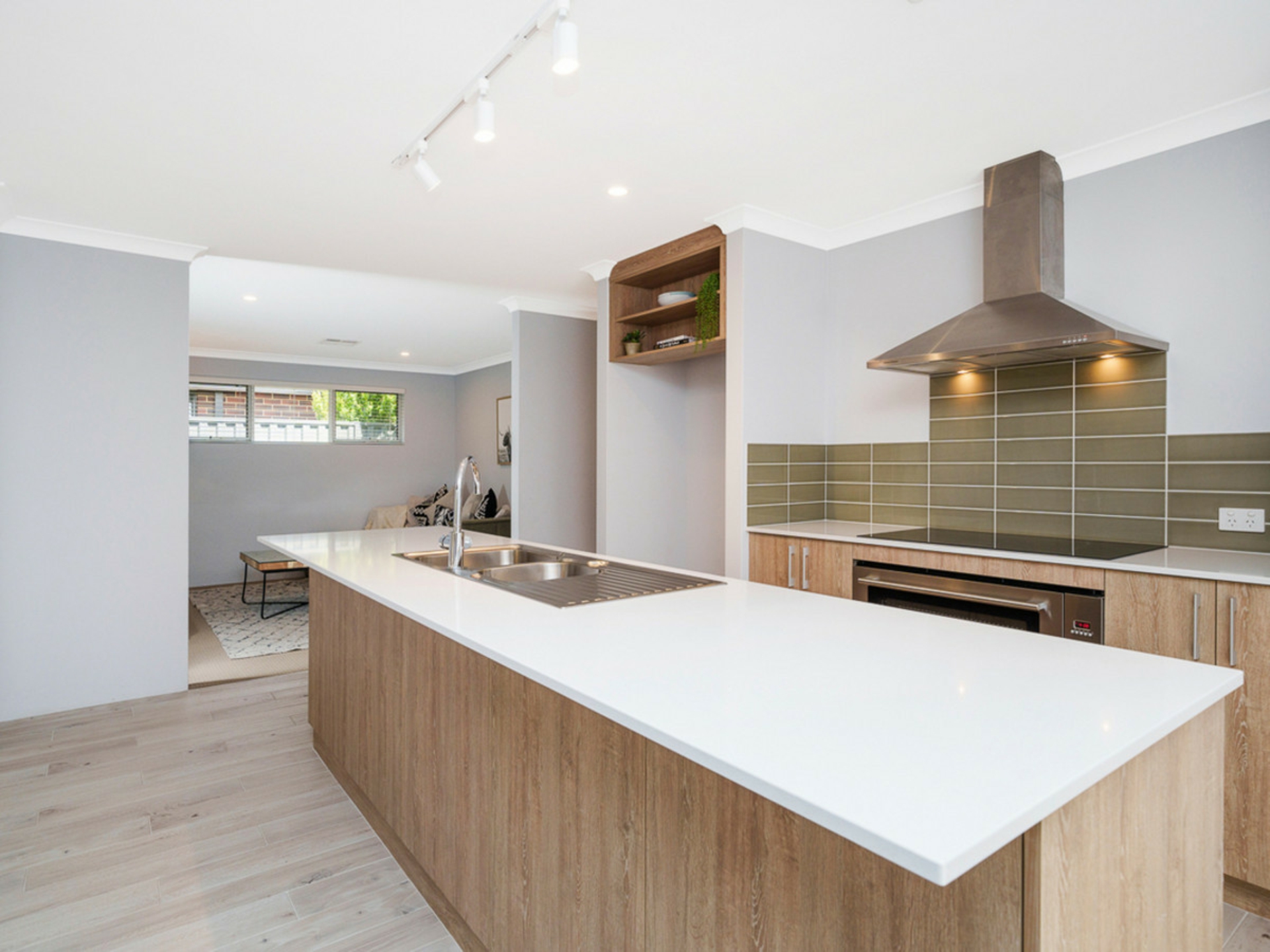 25 Serpentine Drive, SOUTH GUILDFORD