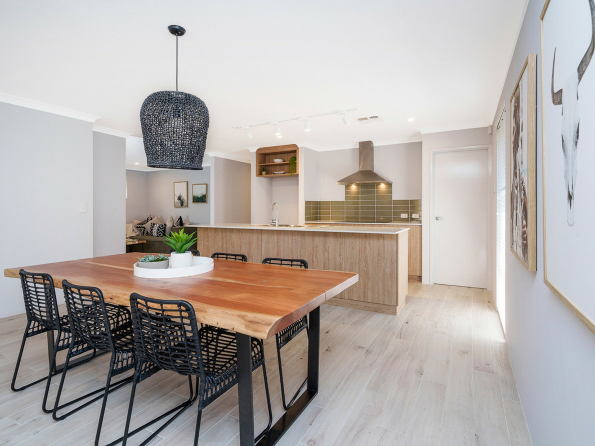 25 Serpentine Drive, SOUTH GUILDFORD