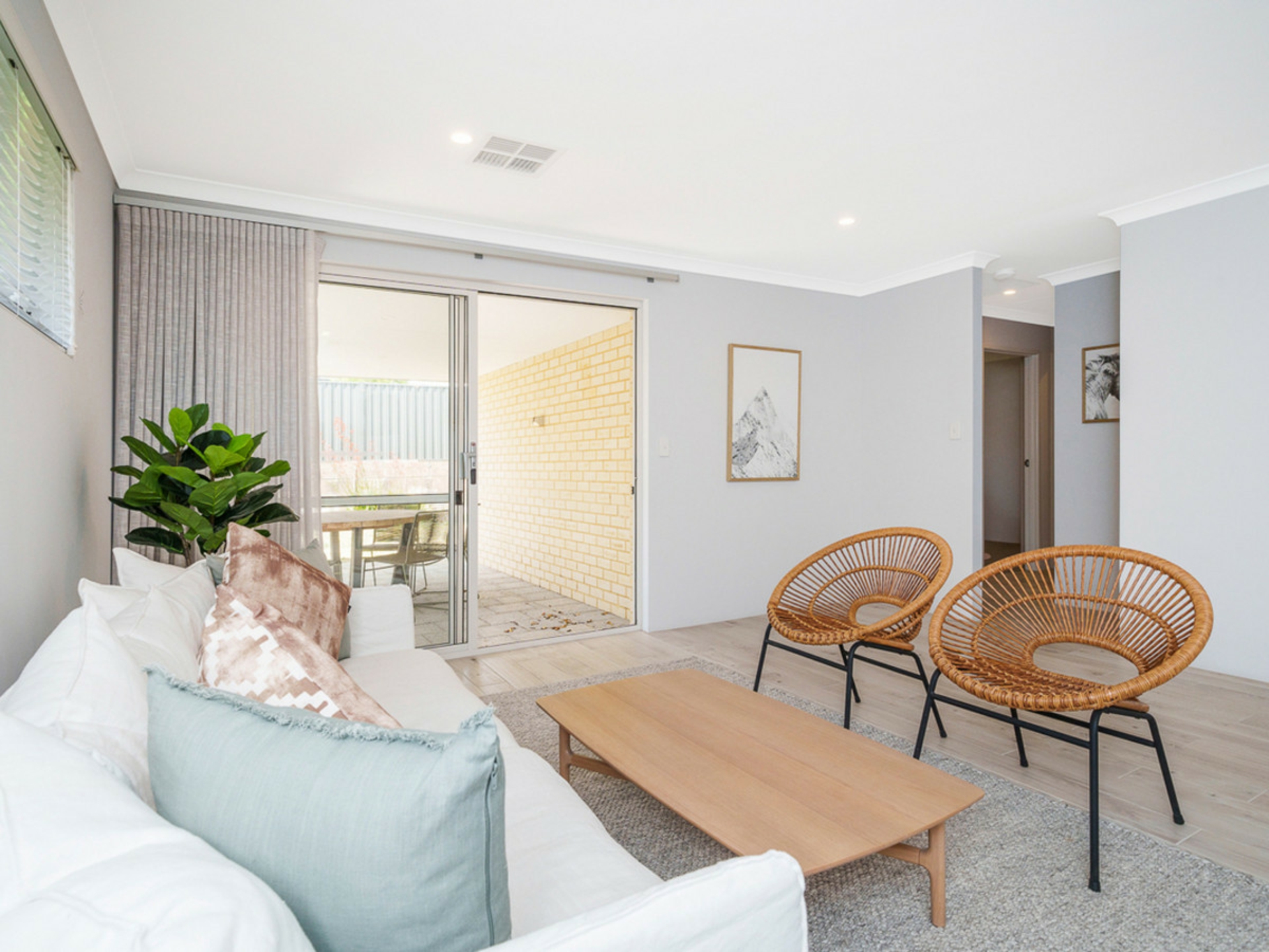 25 Serpentine Drive, SOUTH GUILDFORD