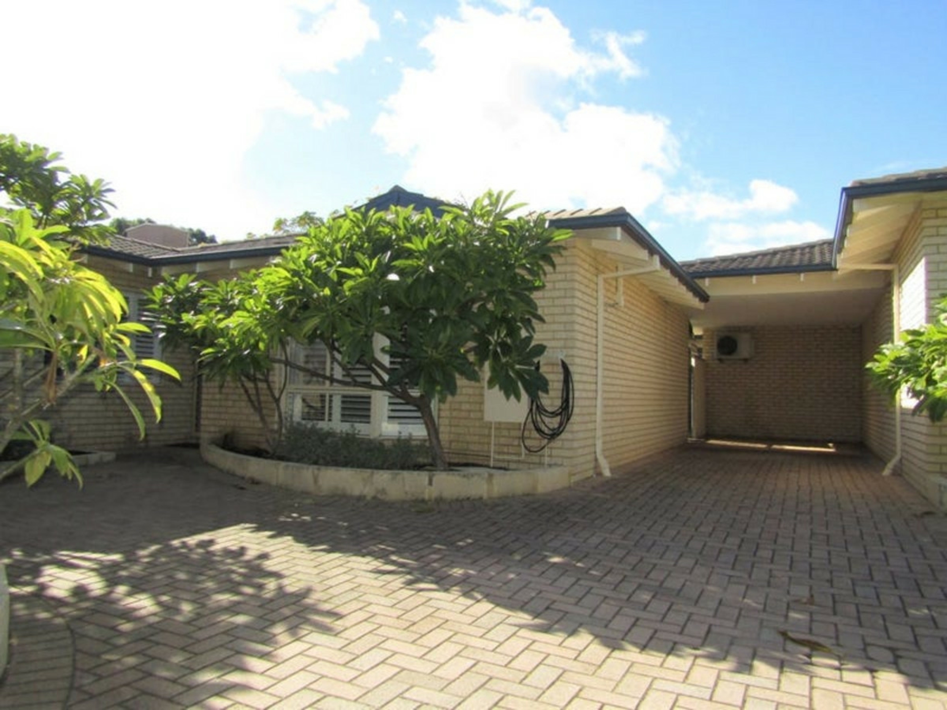 4/100 Salvado Road, WEMBLEY