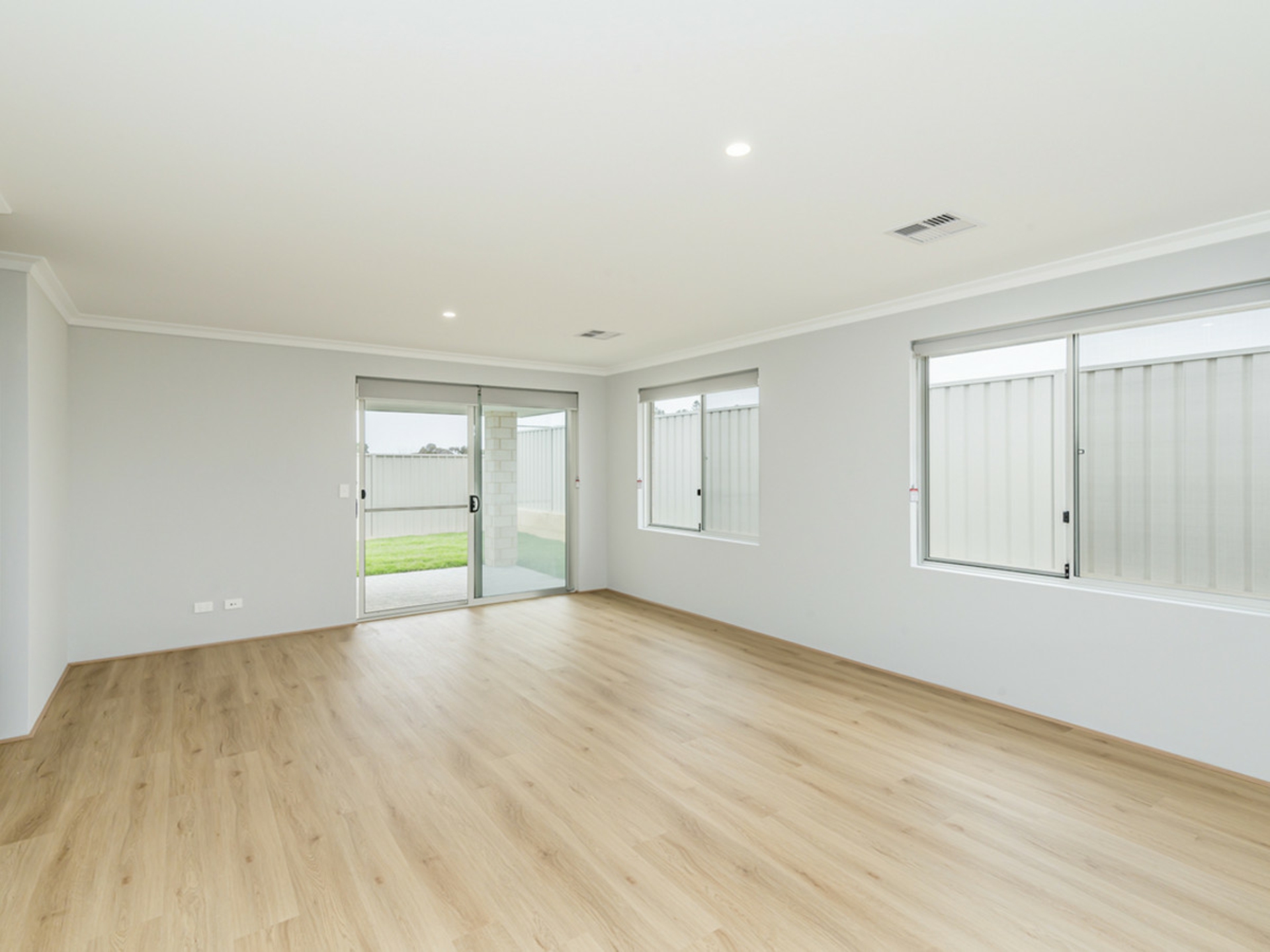 16 Holiday Way, YANCHEP