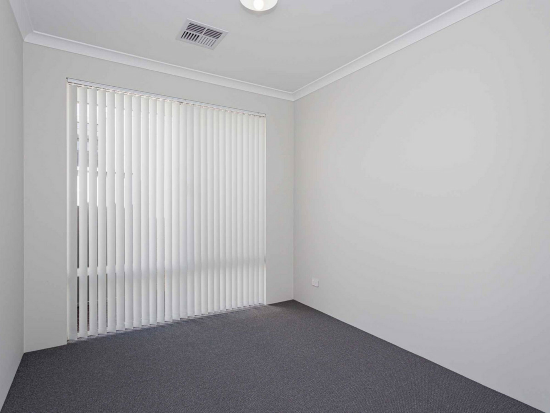 26 Gambier Grove, EGLINTON