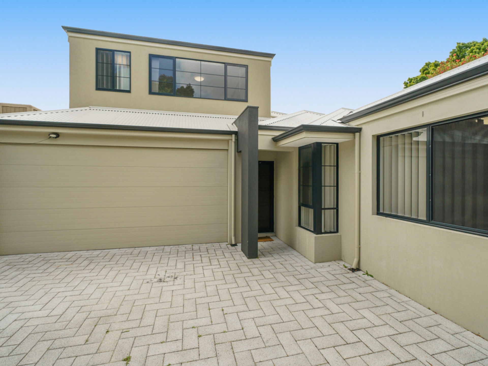 10d Smiths Avenue, REDCLIFFE