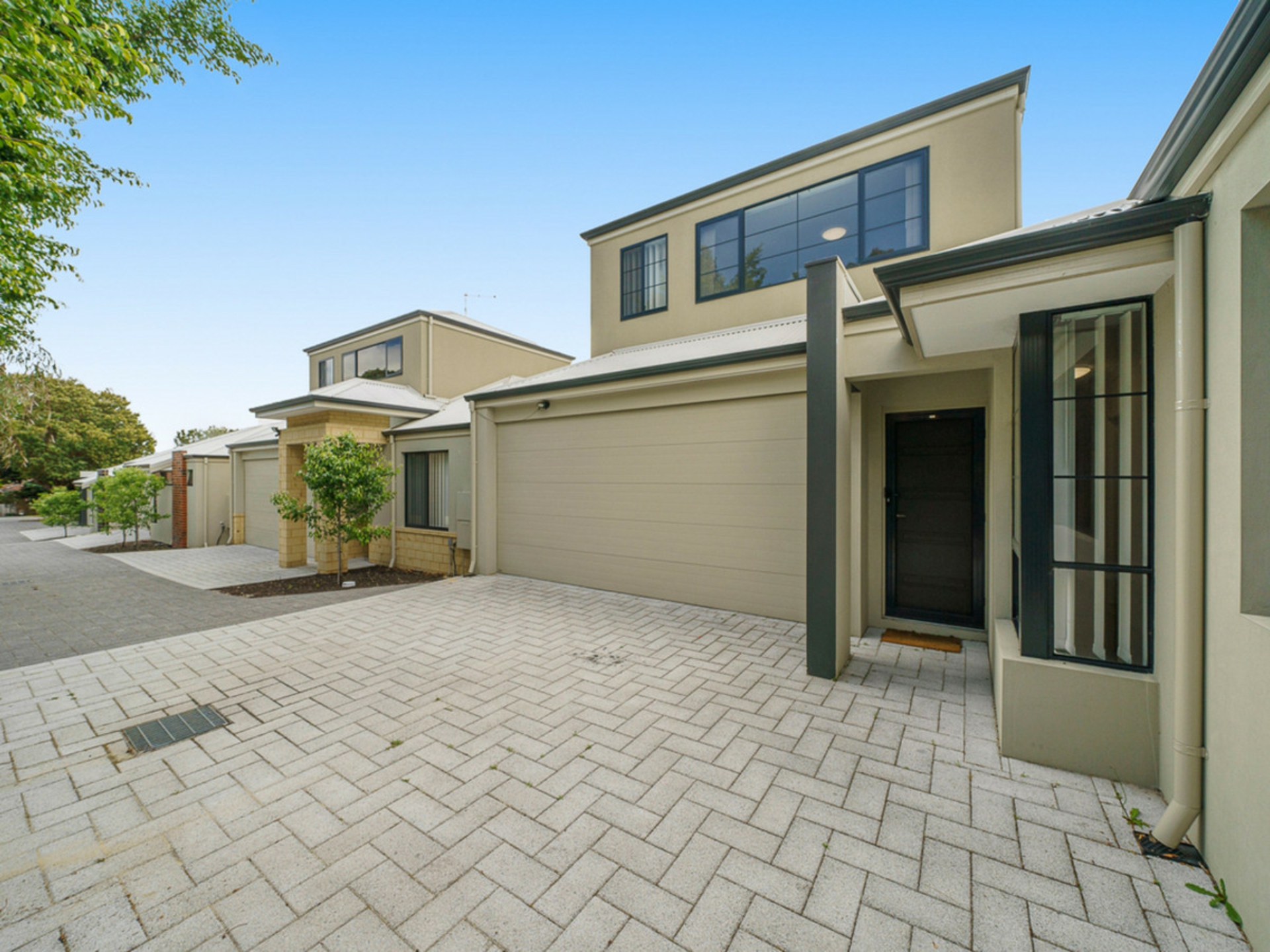 10d Smiths Avenue, REDCLIFFE
