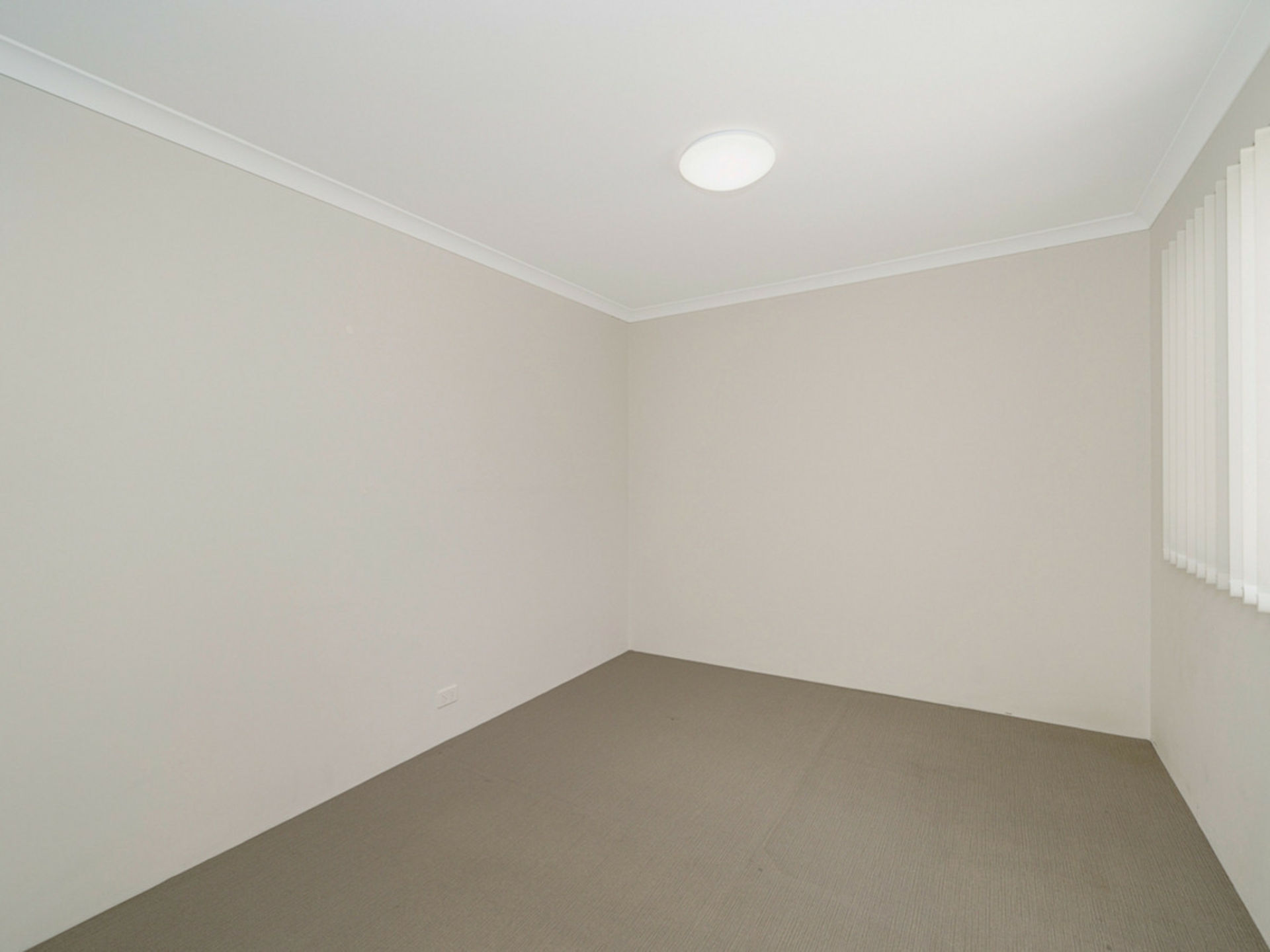10d Smiths Avenue, REDCLIFFE