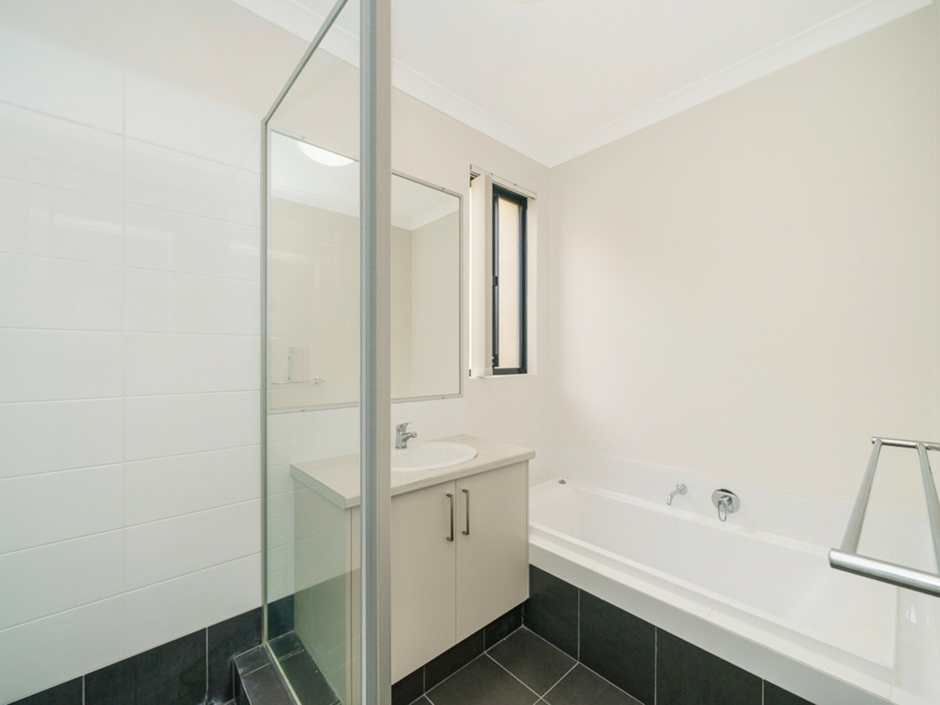 10d Smiths Avenue, REDCLIFFE