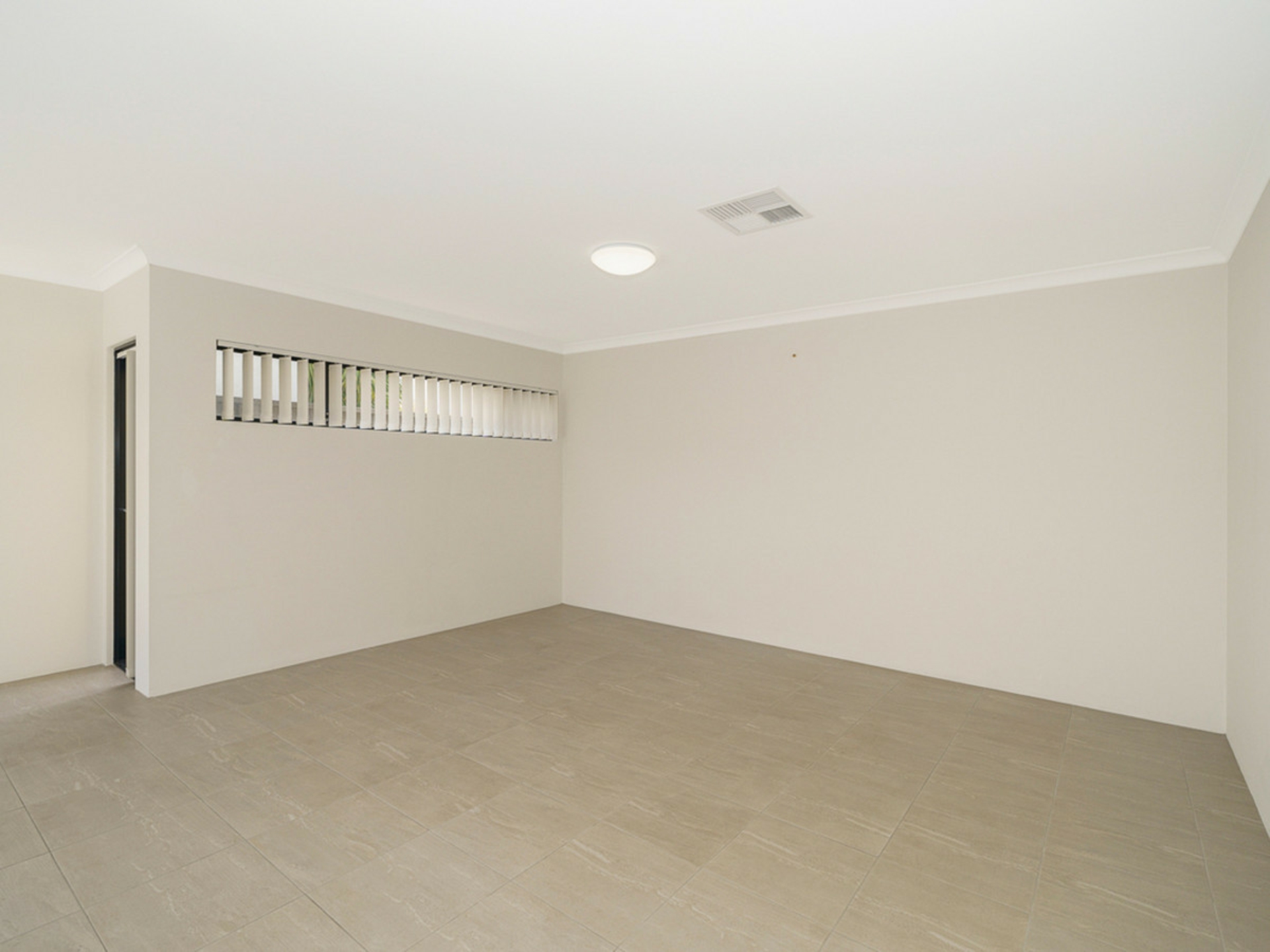 10d Smiths Avenue, REDCLIFFE