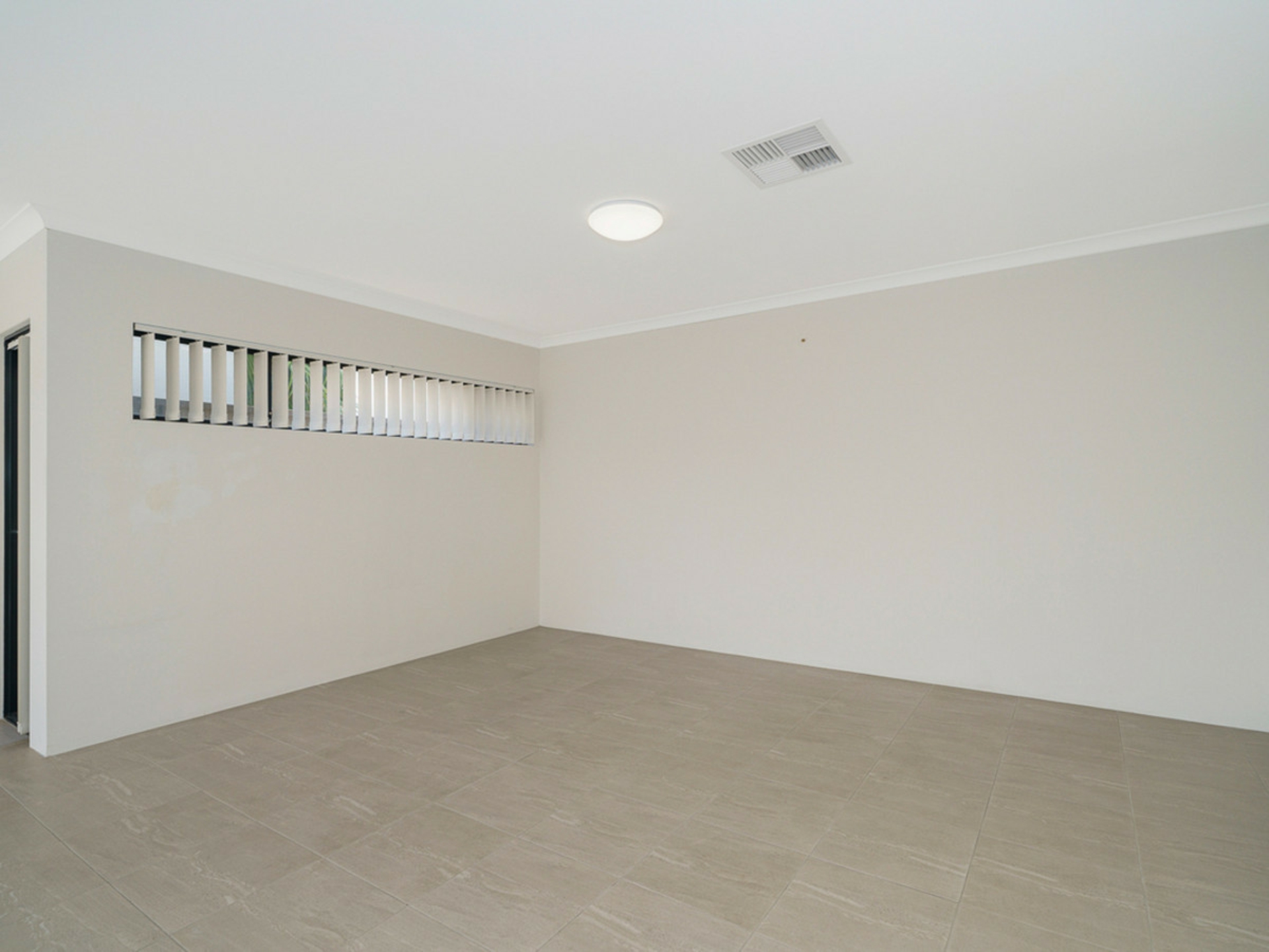 10d Smiths Avenue, REDCLIFFE