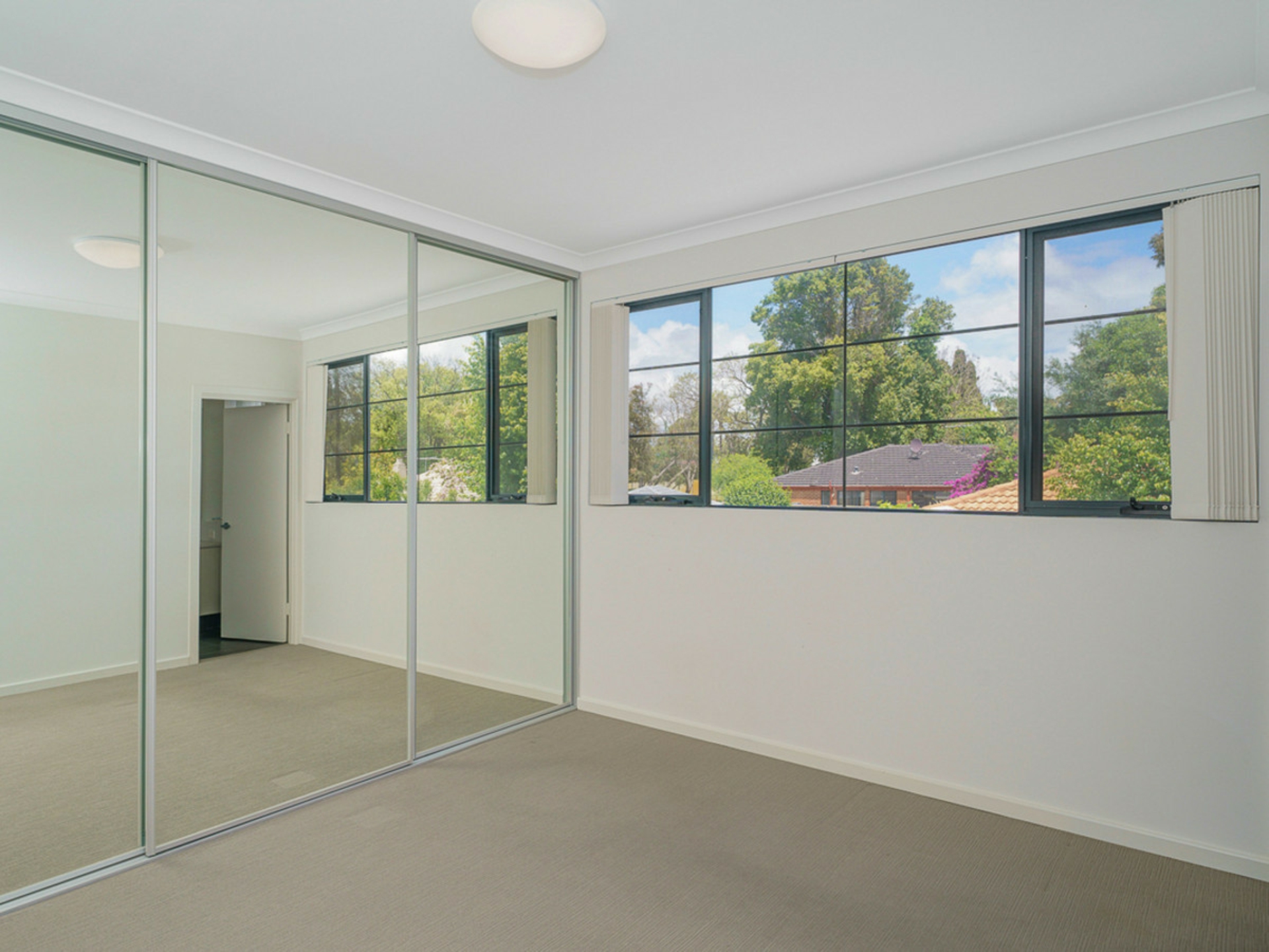 10d Smiths Avenue, REDCLIFFE